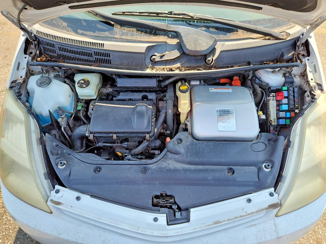 2004 Toyota Prius Base White vin: JTDKB22UX40080489