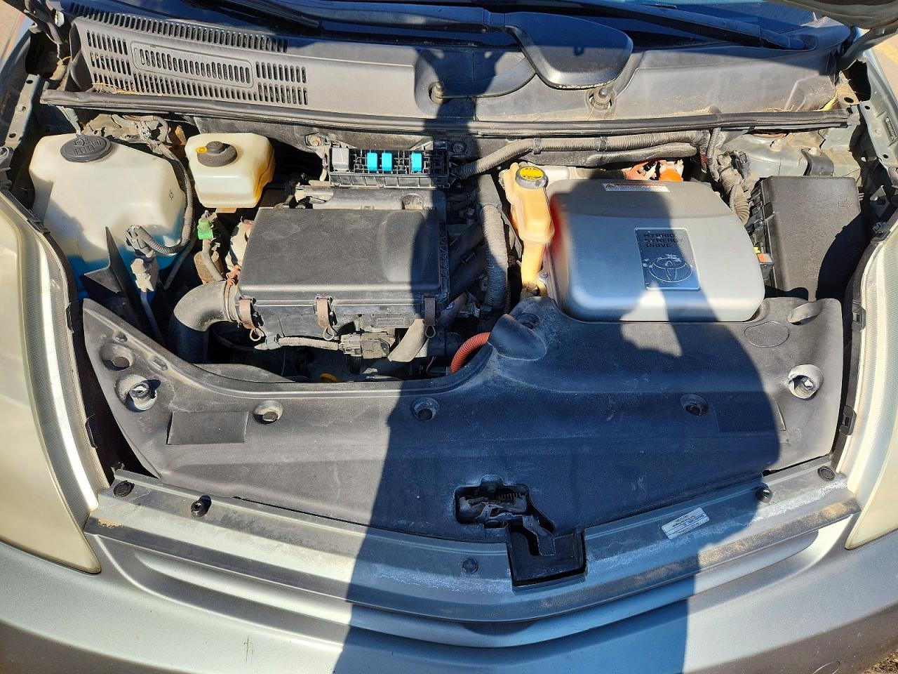 2005 Toyota Prius Base Silver vin: JTDKB22UX53039800