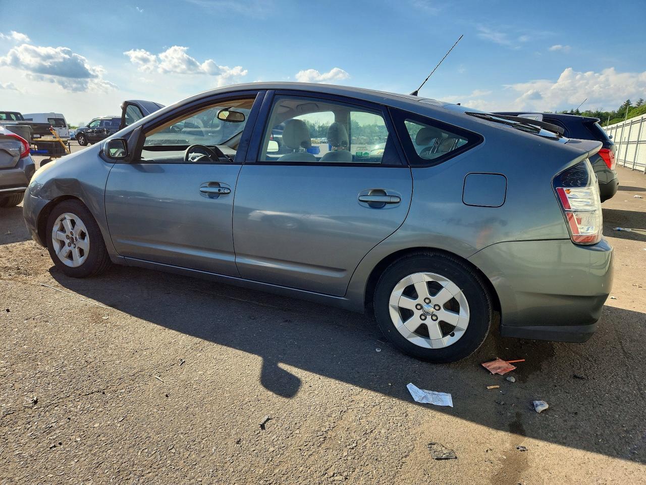 2005 Toyota Prius Base Silver vin: JTDKB22UX53039800