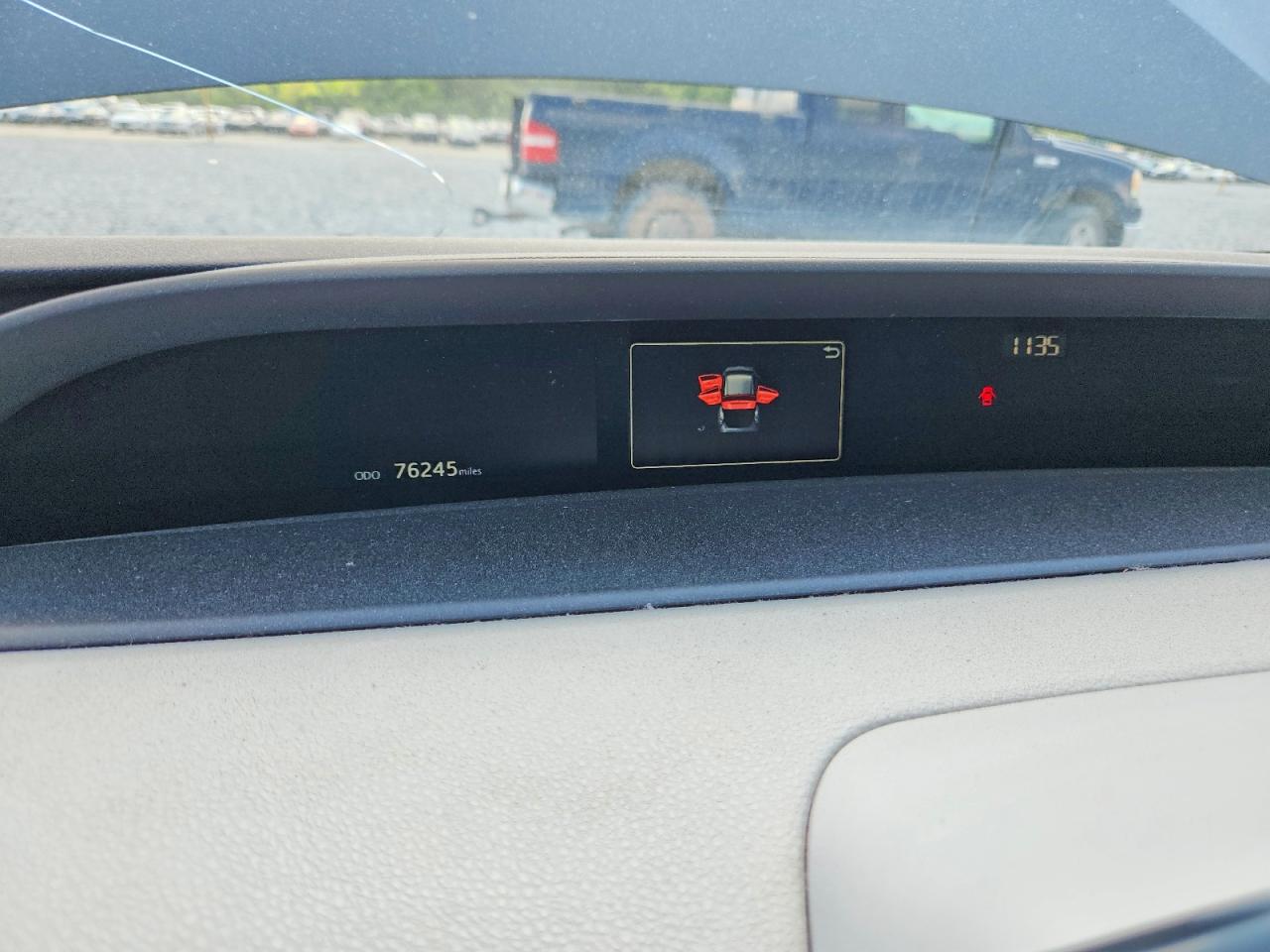 2017 Toyota Prius Two Серый vin: JTDKBRFU1H3030720