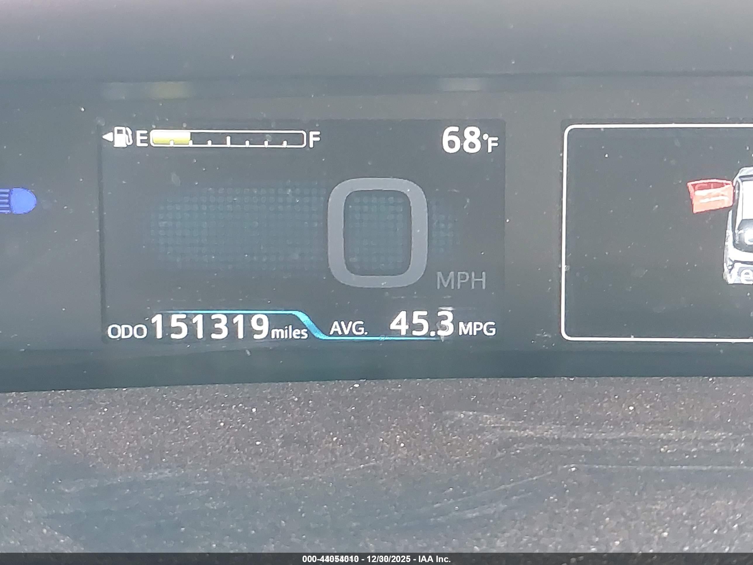 2016 Toyota Prius Two Белый vin: JTDKBRFUXG3014577