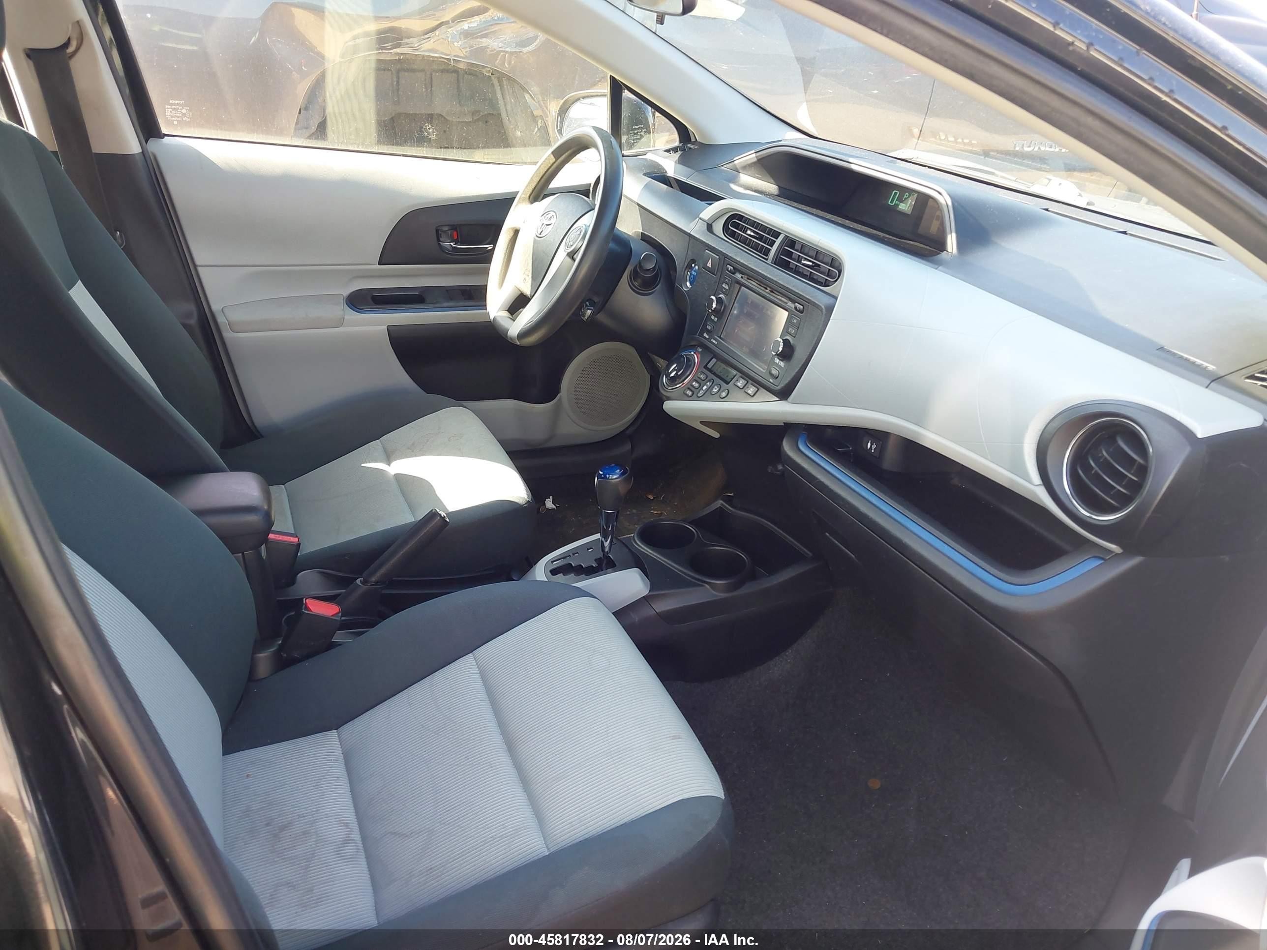 2012 Toyota Prius C Three Черный vin: JTDKDTB30C1005669