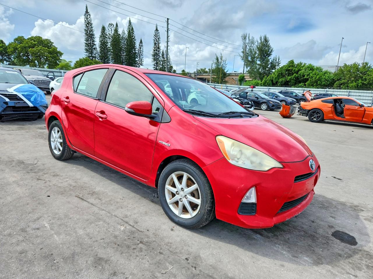 2012 Toyota Prius C One Красный vin: JTDKDTB30C1502012