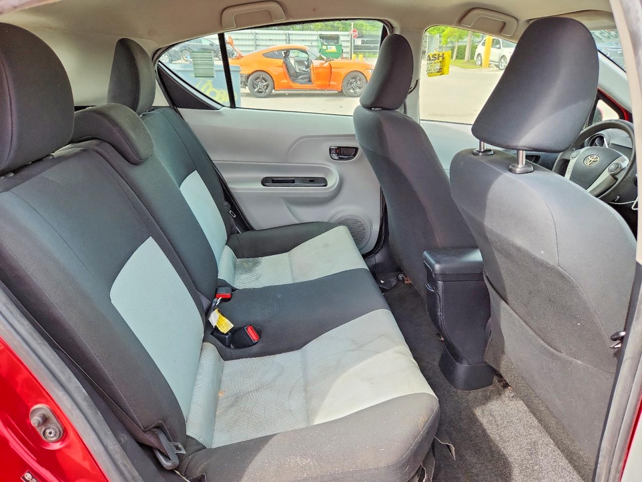 2012 Toyota Prius C One Красный vin: JTDKDTB30C1502012