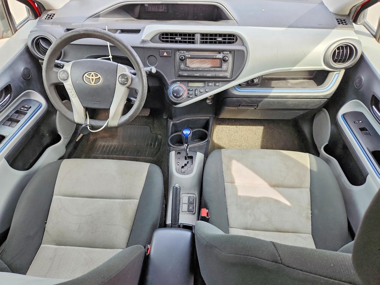 2012 Toyota Prius C One Красный vin: JTDKDTB30C1502012