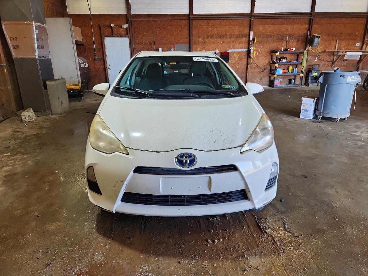 2012 Toyota Prius C Two White vin: JTDKDTB30C1519277