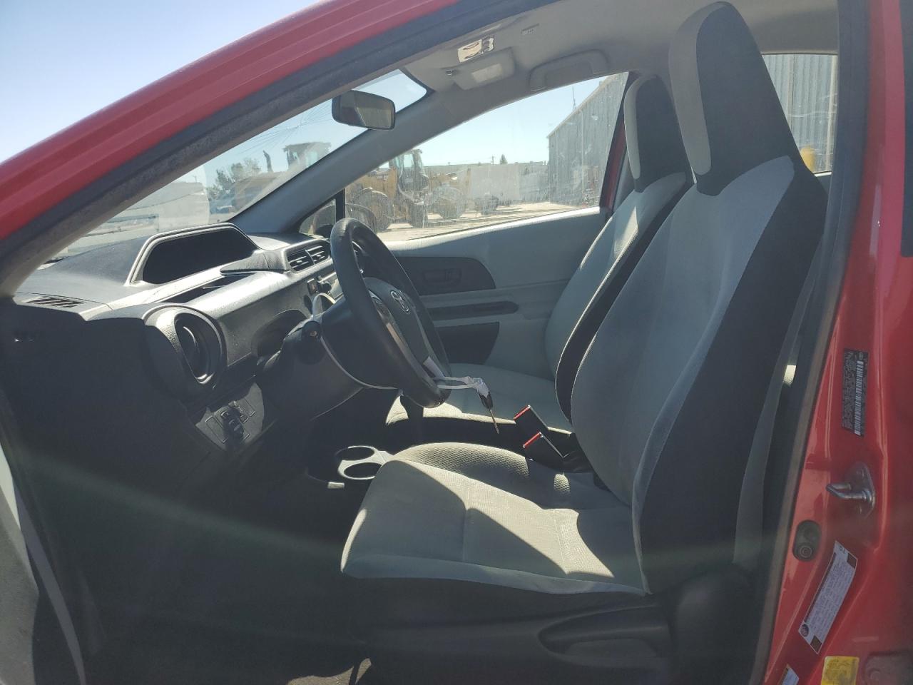 2012 Toyota Prius C Red vin: JTDKDTB30C1524527