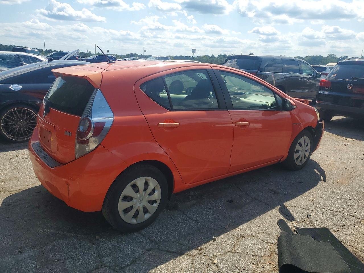 2013 Toyota Prius C Two Orange vin: JTDKDTB30D1042349