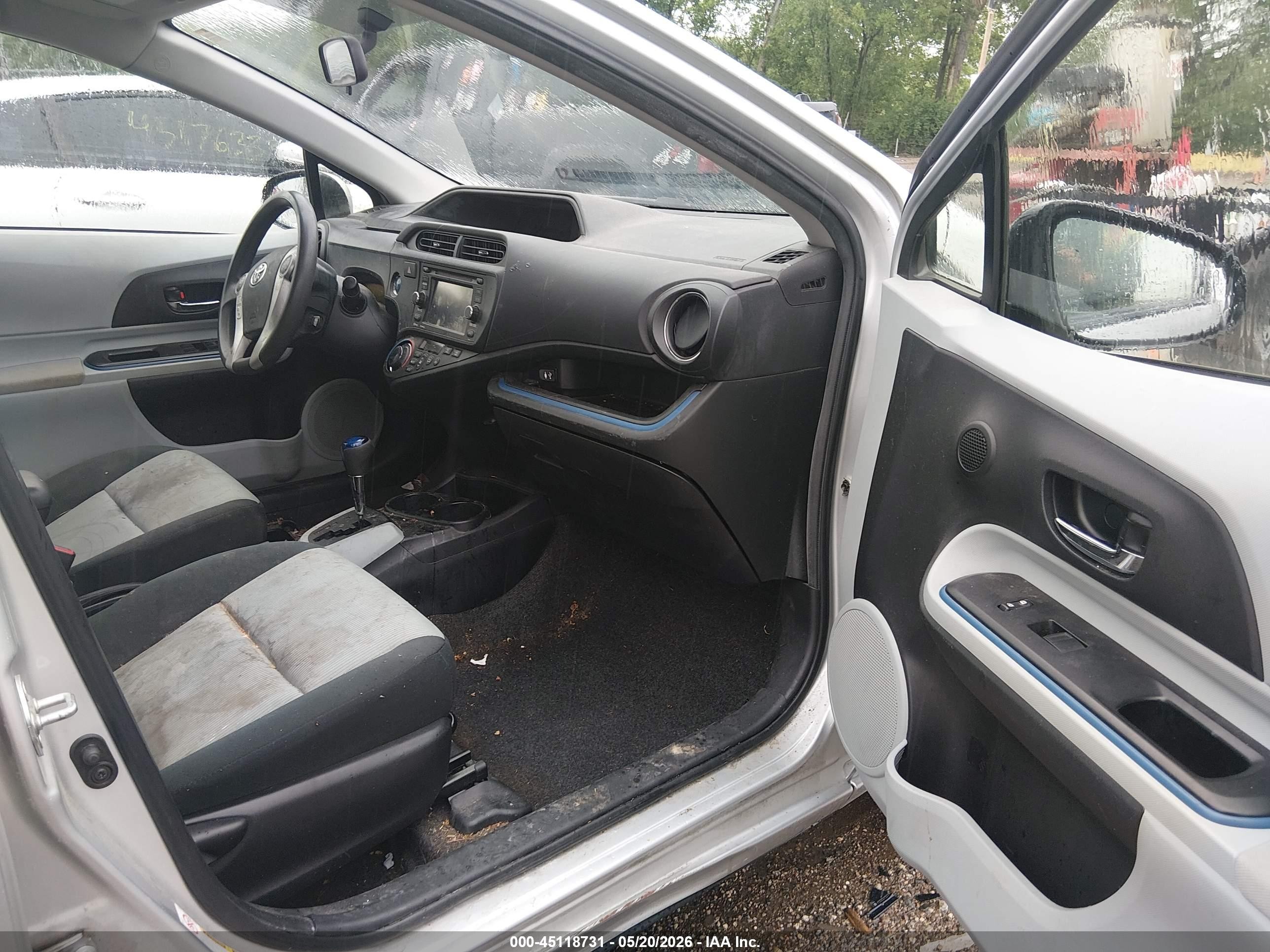2013 Toyota Prius C Three Silver vin: JTDKDTB30D1051004