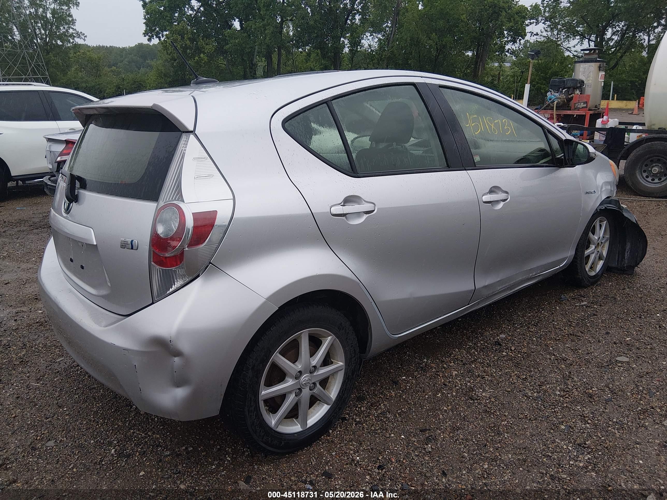 2013 Toyota Prius C Three Silver vin: JTDKDTB30D1051004