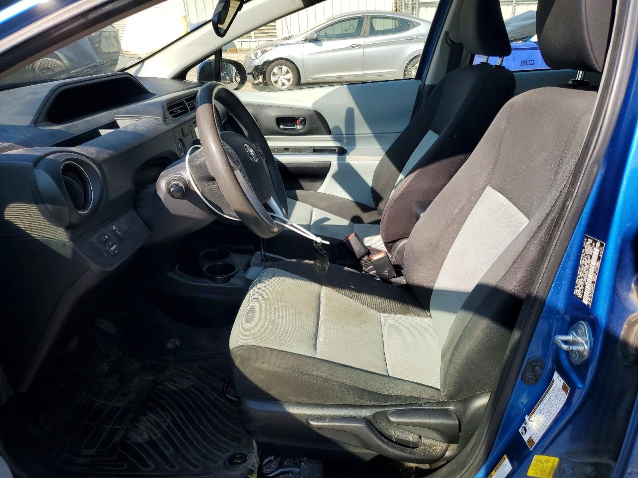 2013 Toyota Prius C Three Синий vin: JTDKDTB30D1534086