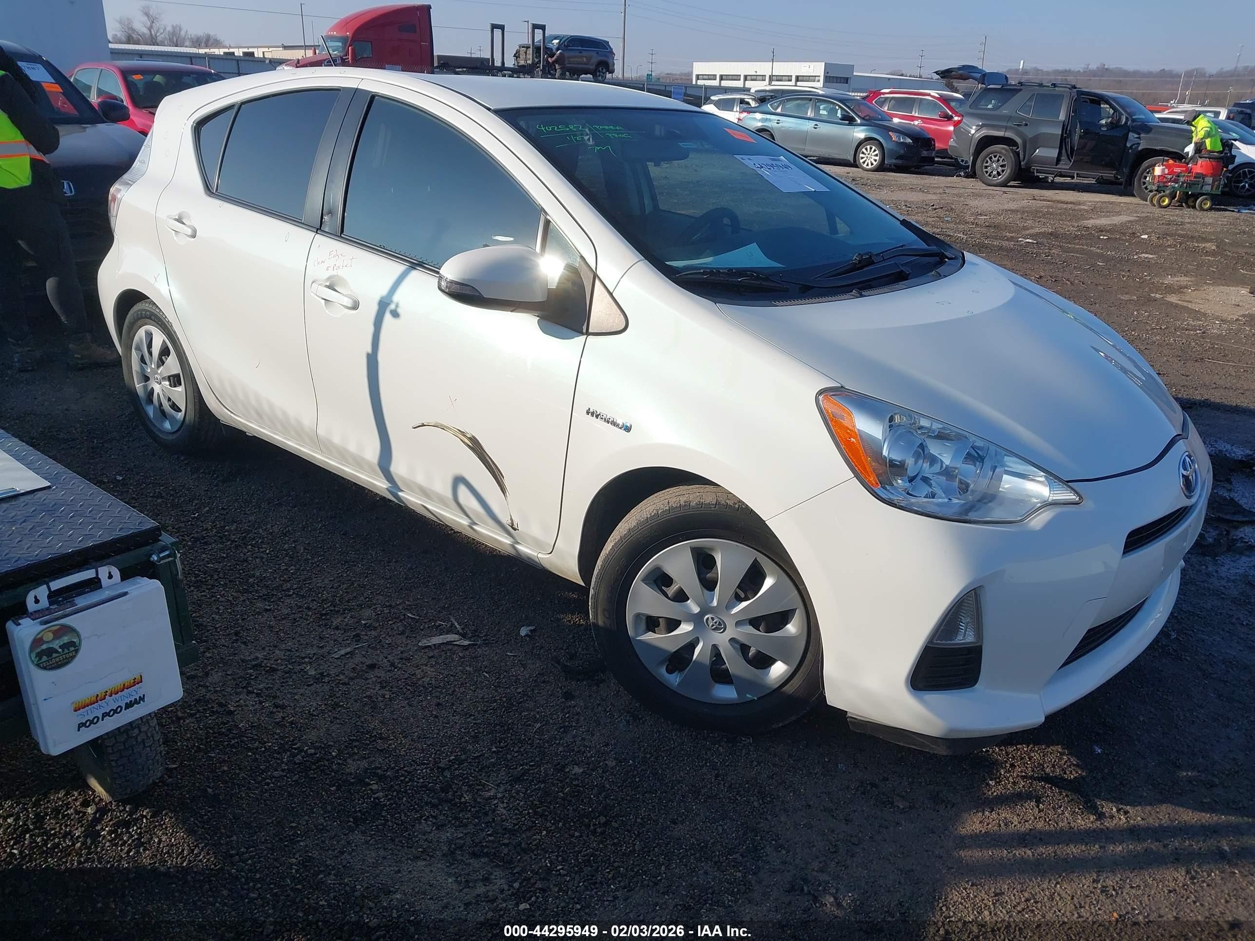 2013 Toyota Prius C Two White vin: JTDKDTB30D1556010
