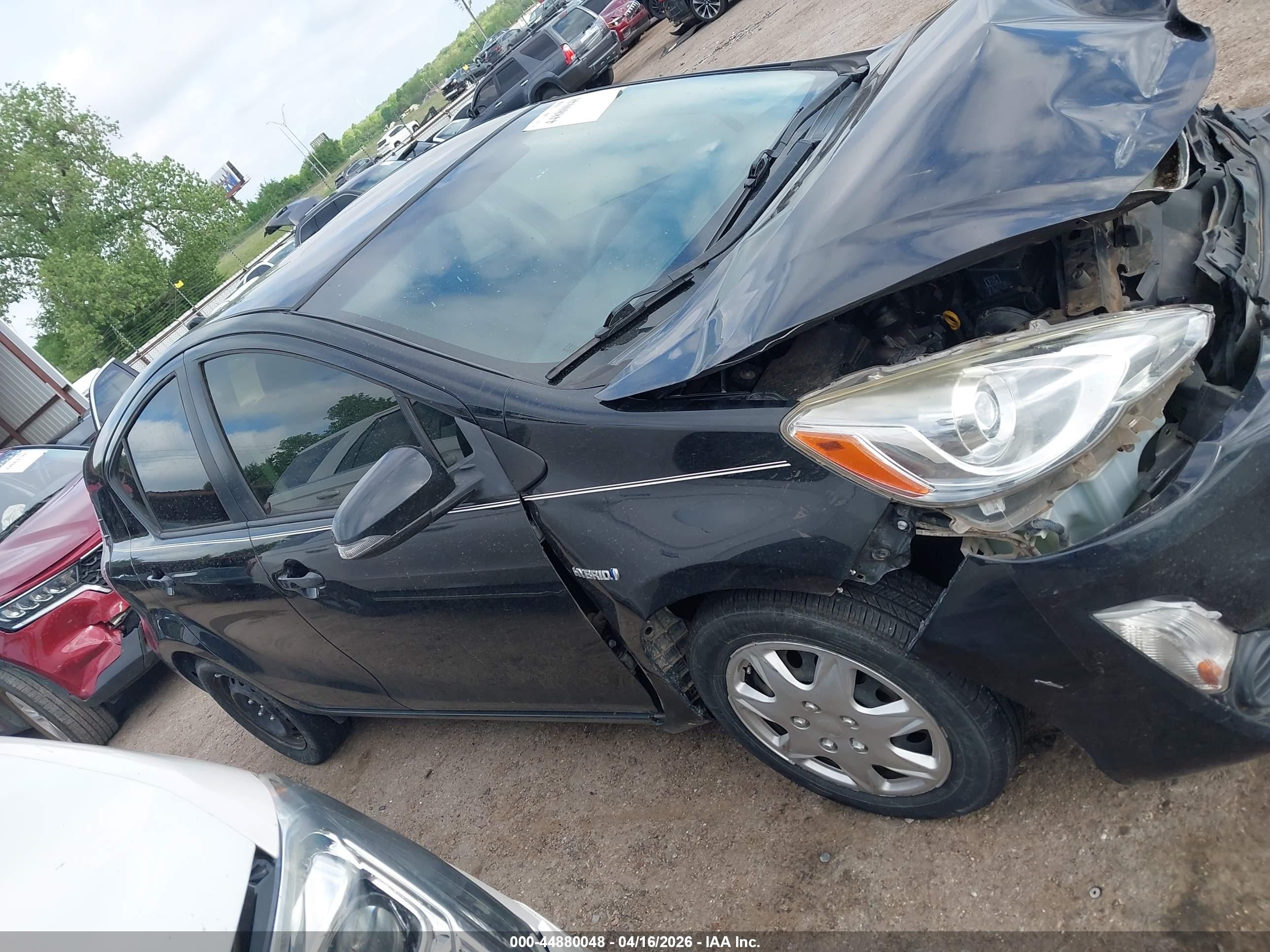 2015 Toyota Prius C Two Черный vin: JTDKDTB30F1104447