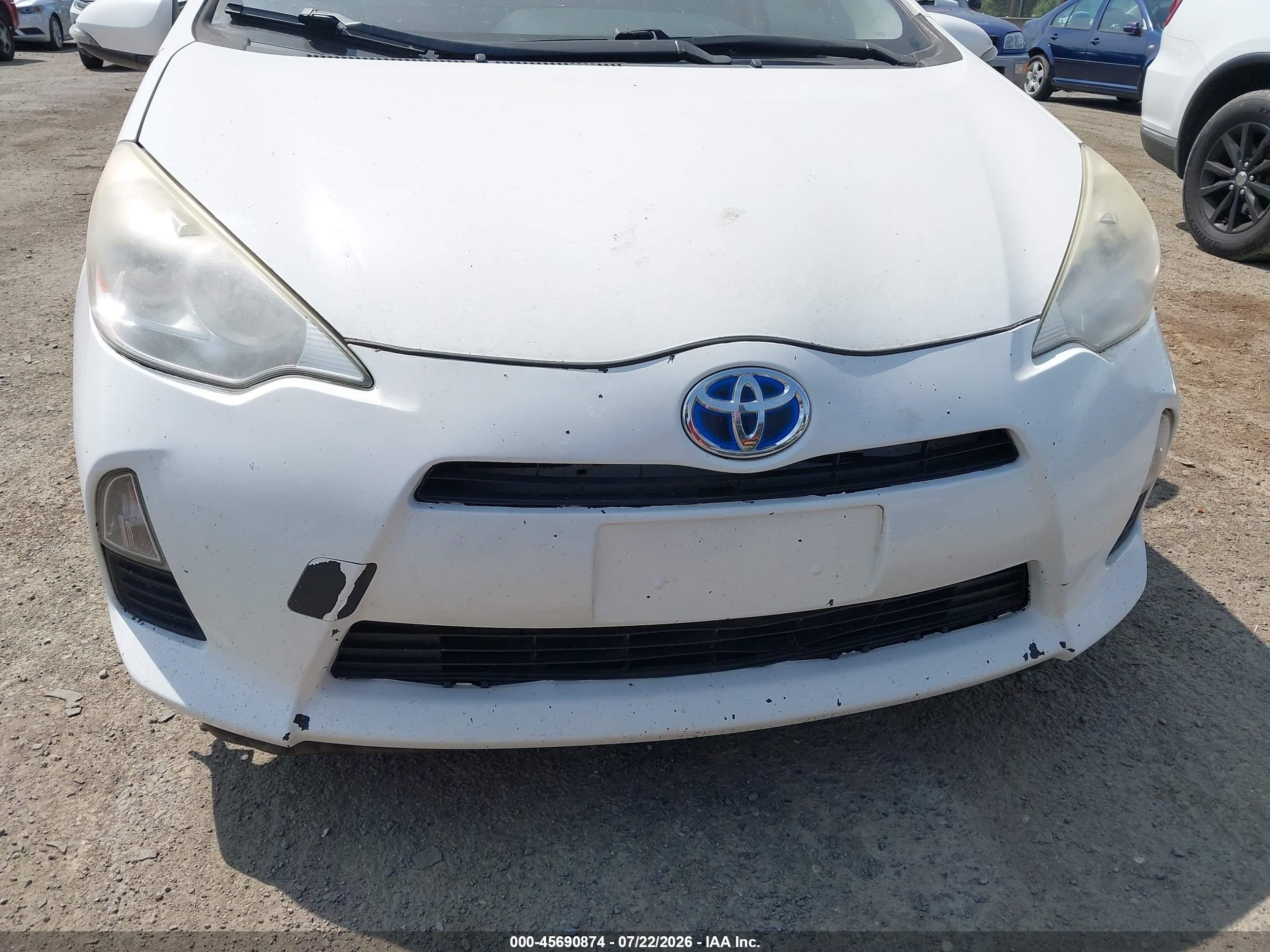 2012 Toyota Prius C Two White vin: JTDKDTB32C1022604