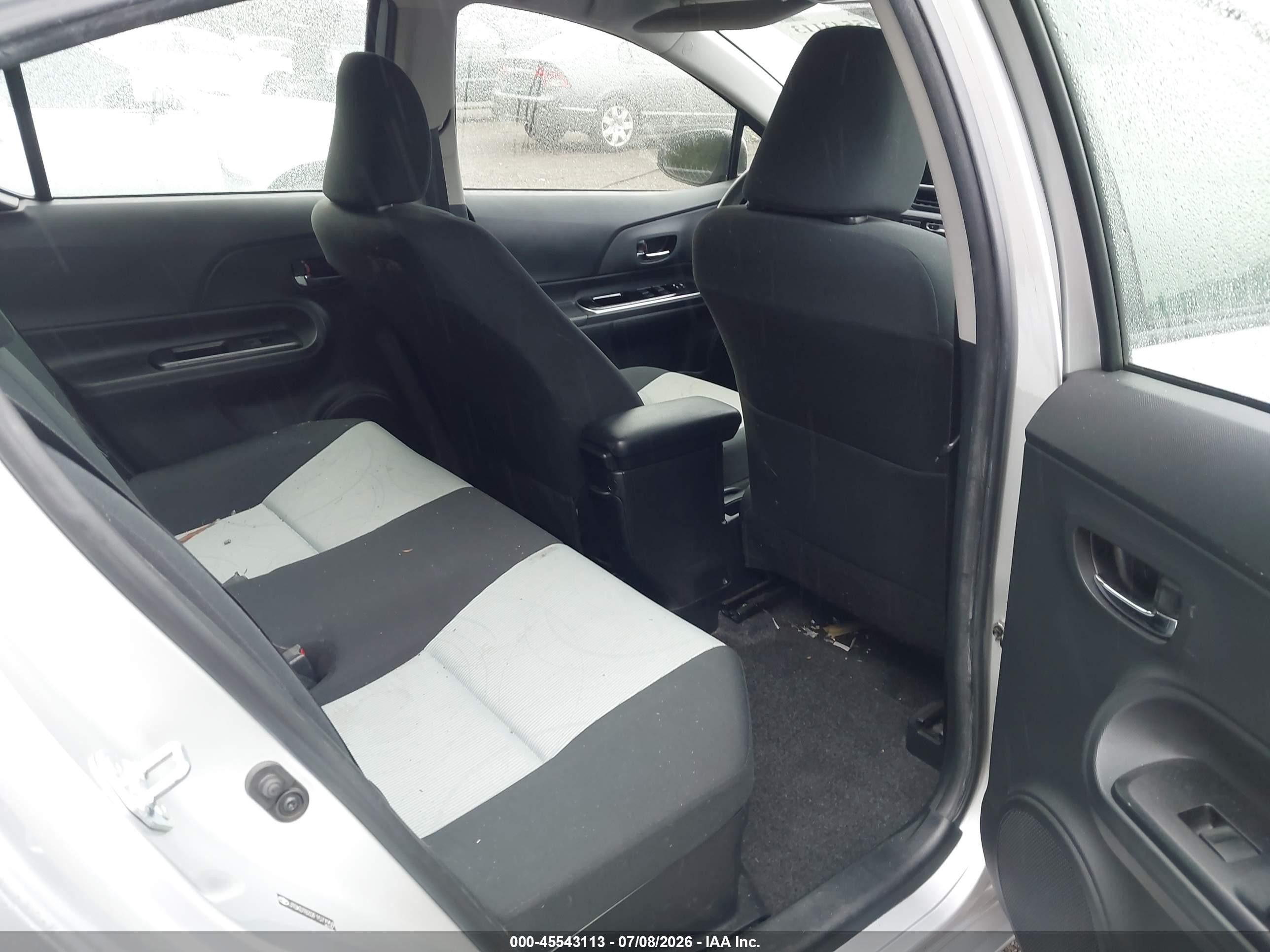 2015 Toyota Prius C Four/one/three/two Silver vin: JTDKDTB32F1577959