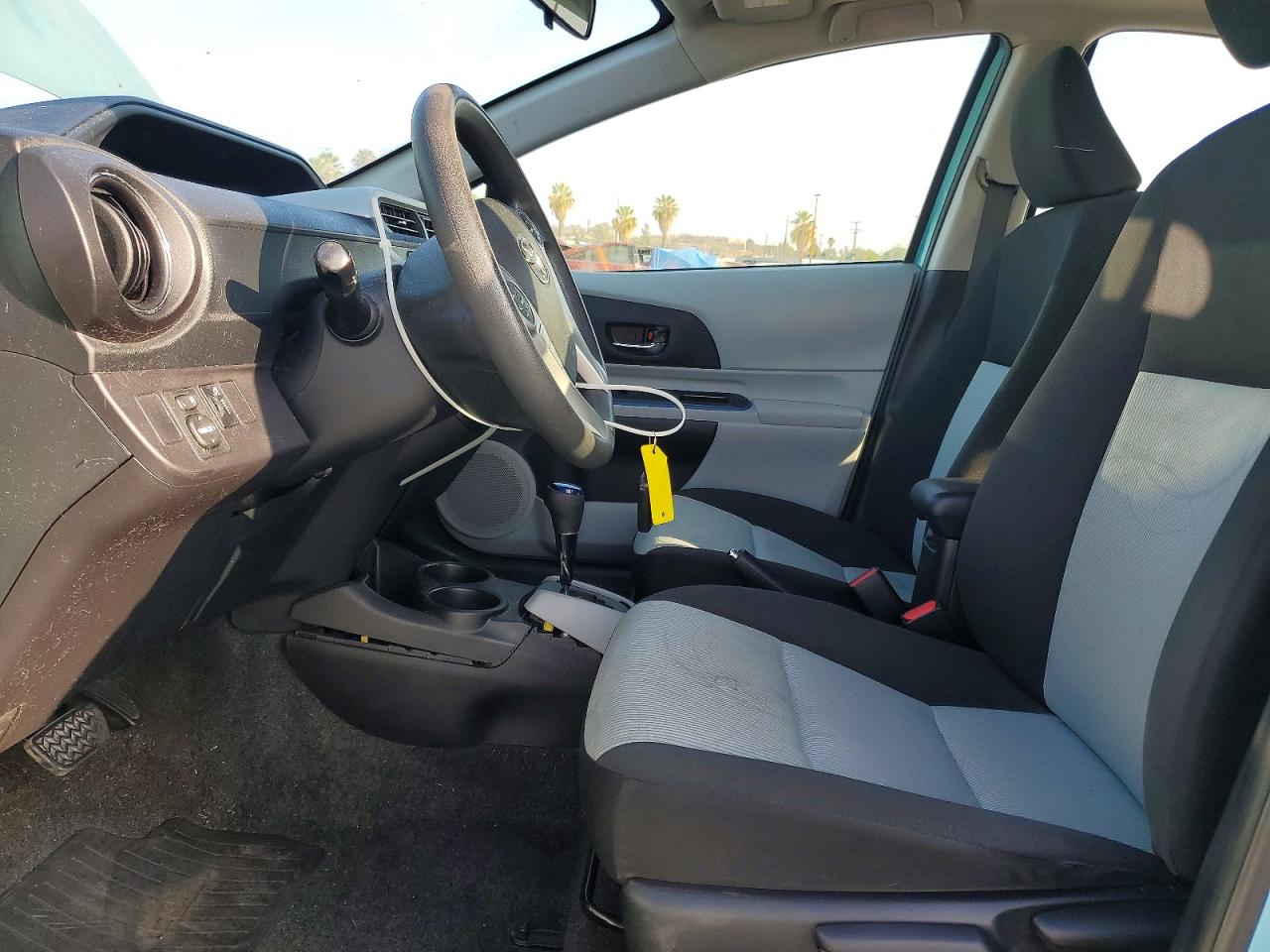 2012 Toyota Prius C Three Turquoise vin: JTDKDTB33C1020103