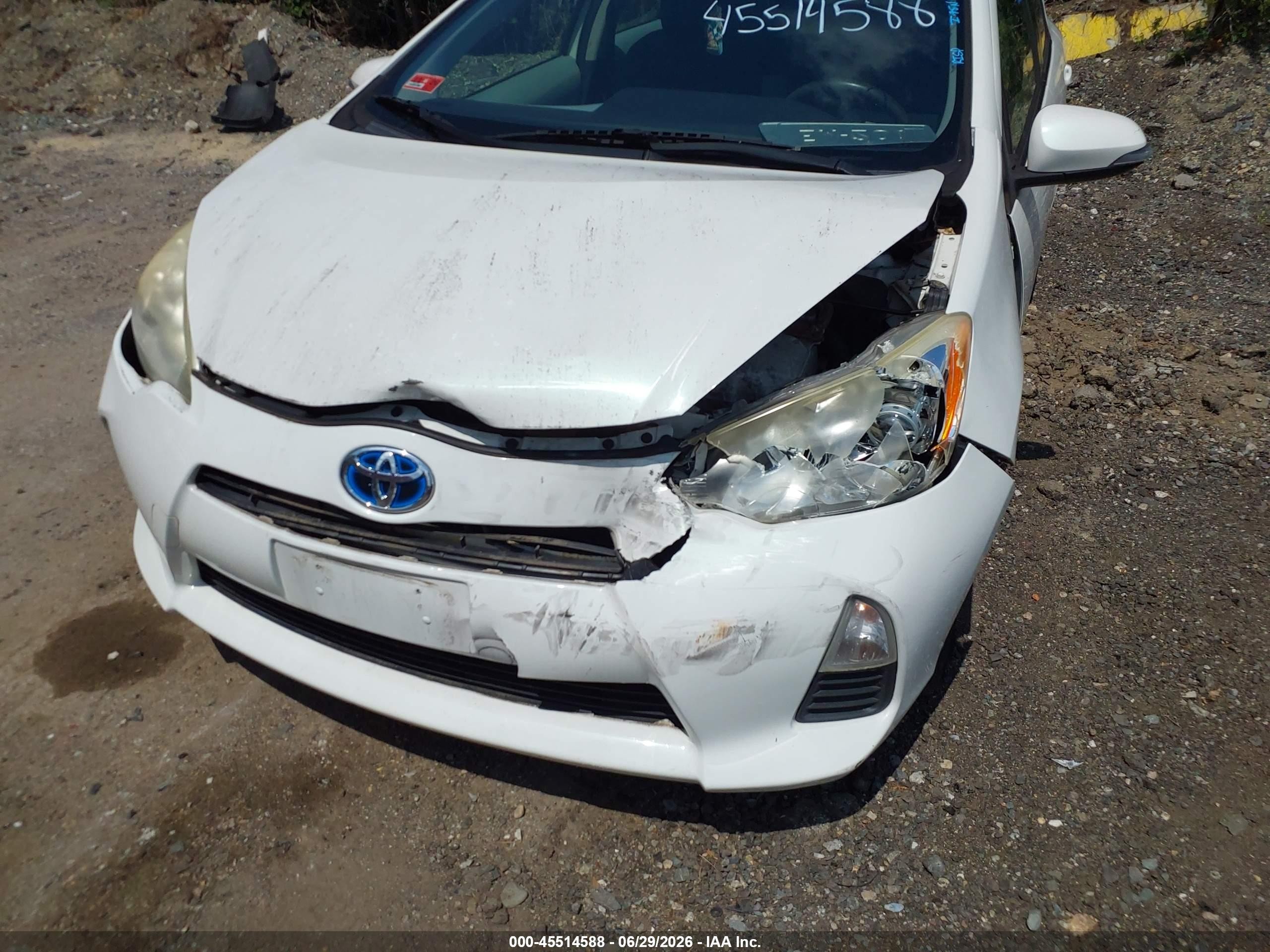 2012 Toyota Prius C Two White vin: JTDKDTB33C1503820