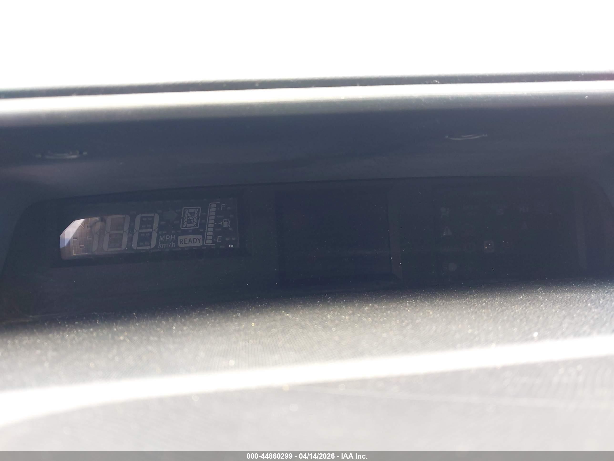 2013 Toyota Prius C Two Серый vin: JTDKDTB33D1044872