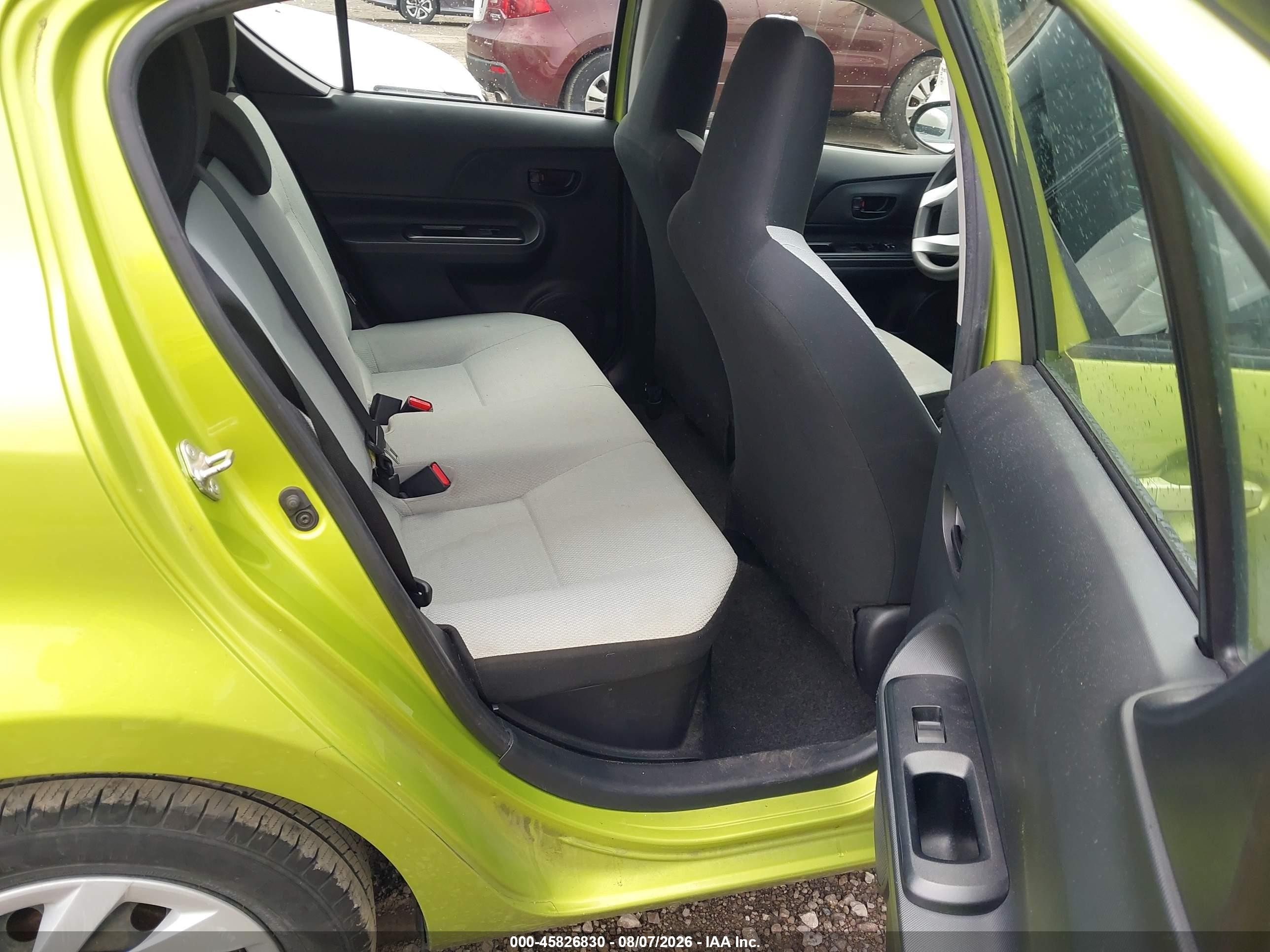 2015 Toyota Prius C One Green vin: JTDKDTB33F1101784