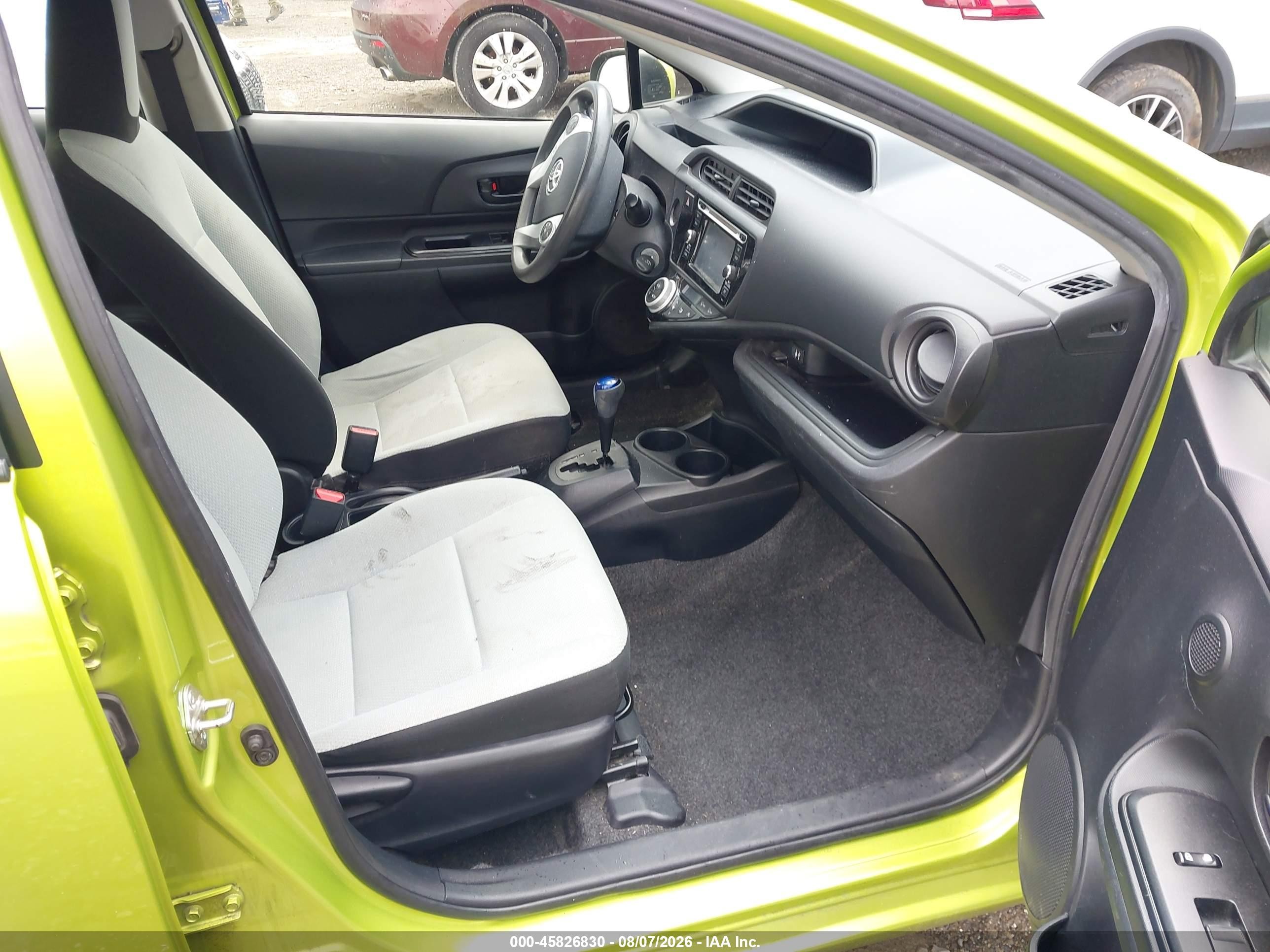 2015 Toyota Prius C One Green vin: JTDKDTB33F1101784