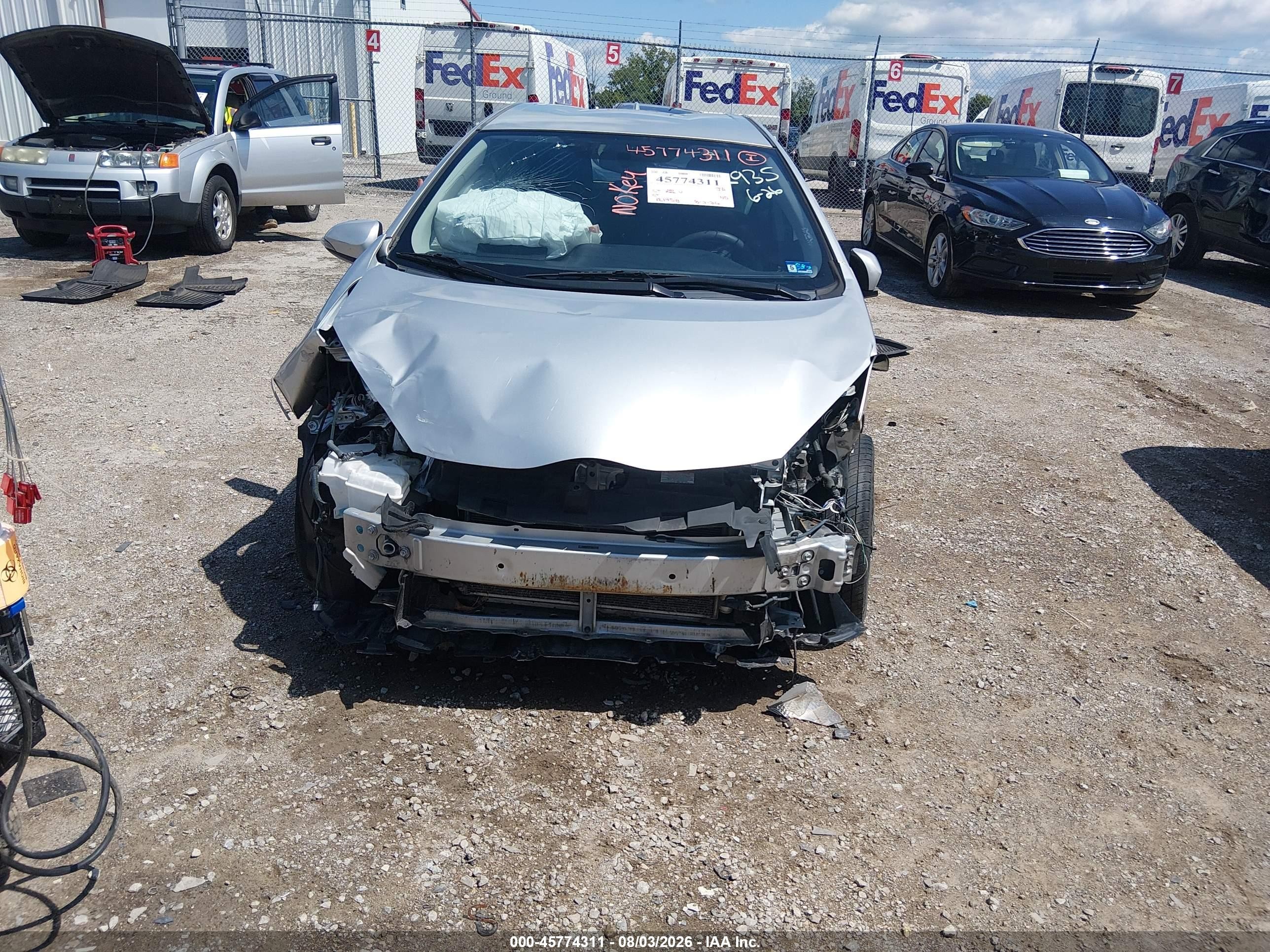 2015 Toyota Prius C Three Gray vin: JTDKDTB33F1102935