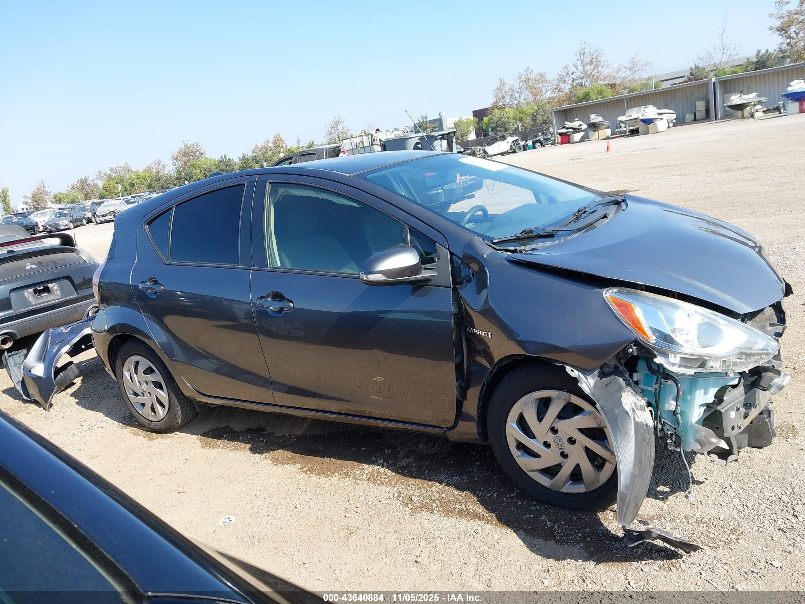 2015 Toyota Prius C Three Gray vin: JTDKDTB33F1578196
