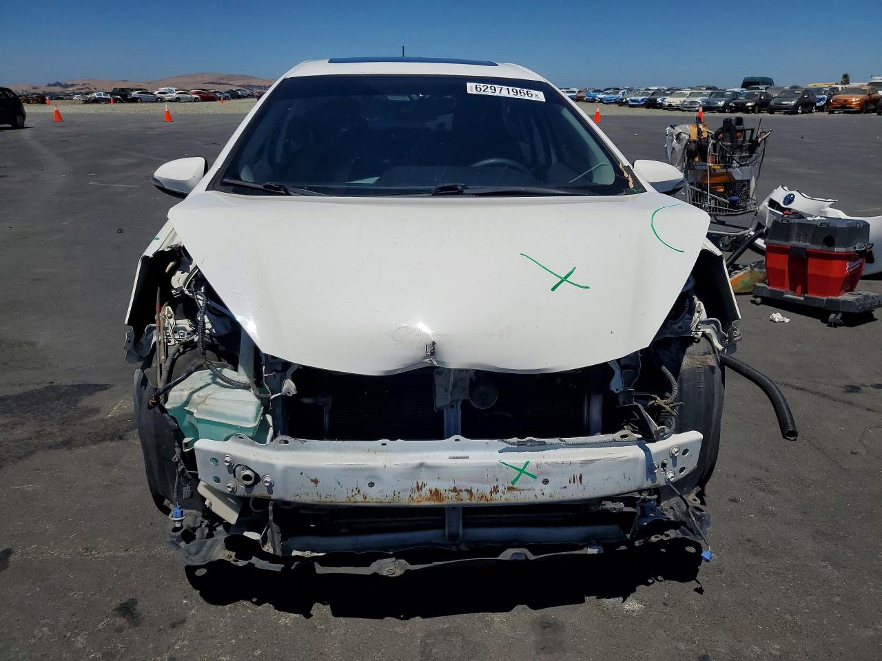 2012 Toyota Prius C Three Белый vin: JTDKDTB34C1021843