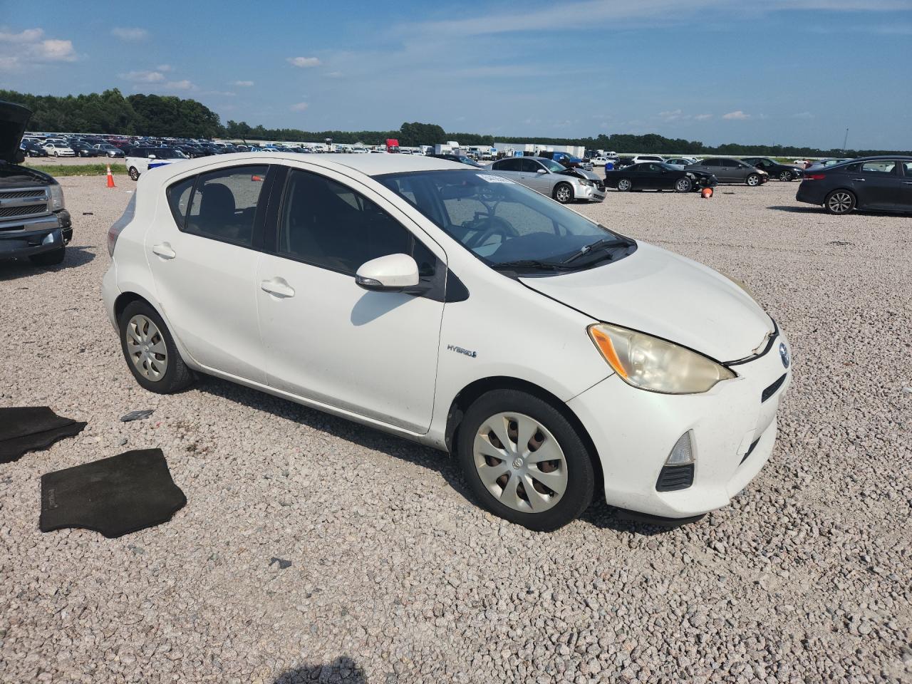 2012 Toyota Prius C Two White vin: JTDKDTB34C1504331