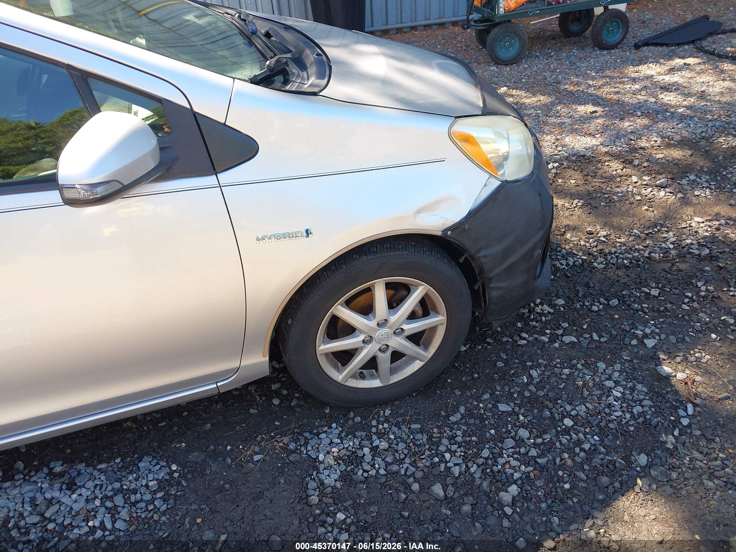 2013 Toyota Prius C Four Silver vin: JTDKDTB34D1032214