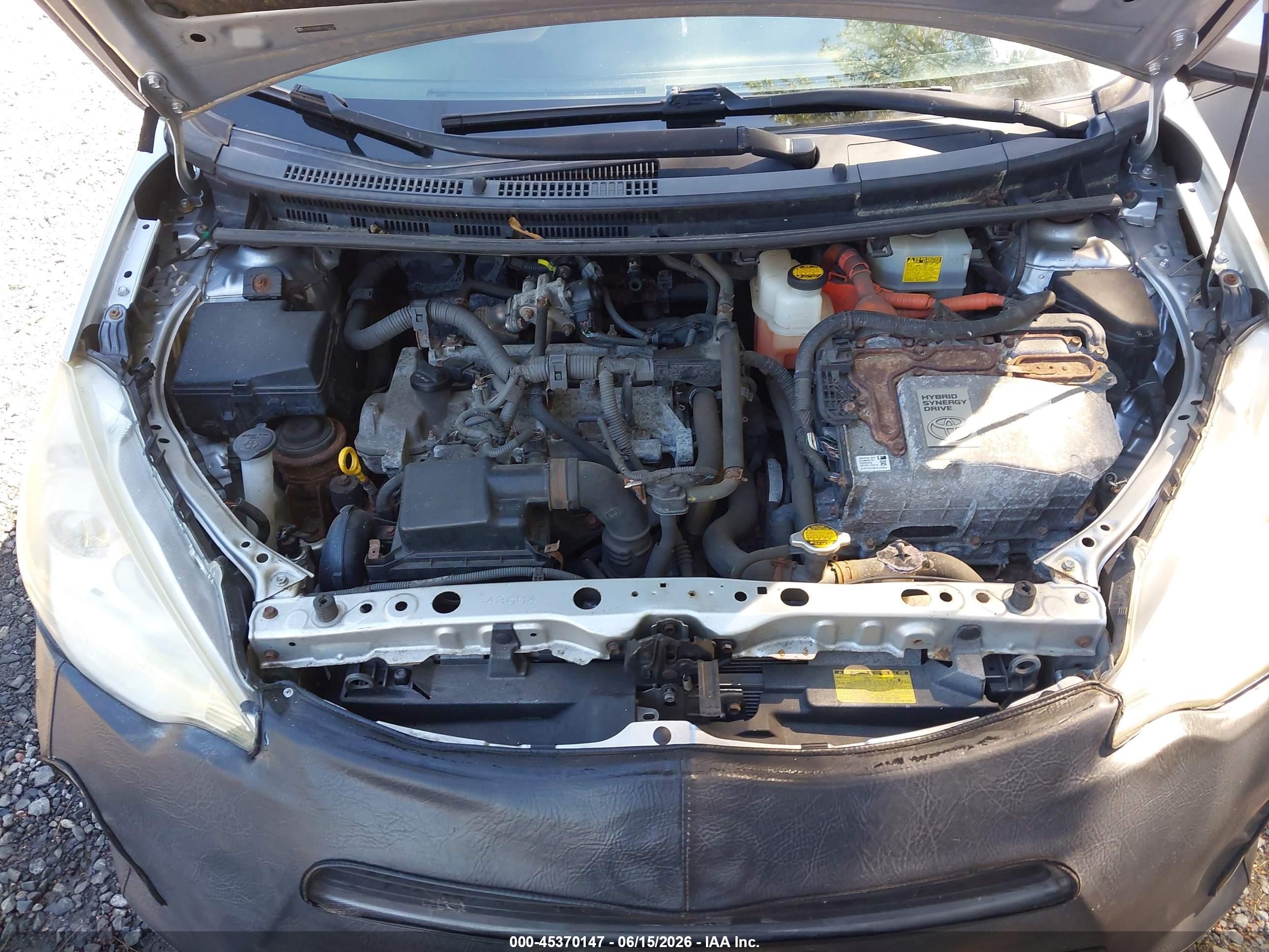 2013 Toyota Prius C Four Silver vin: JTDKDTB34D1032214