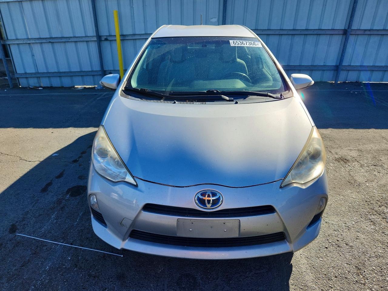 2013 Toyota Prius C One Серебряный vin: JTDKDTB34D1051863