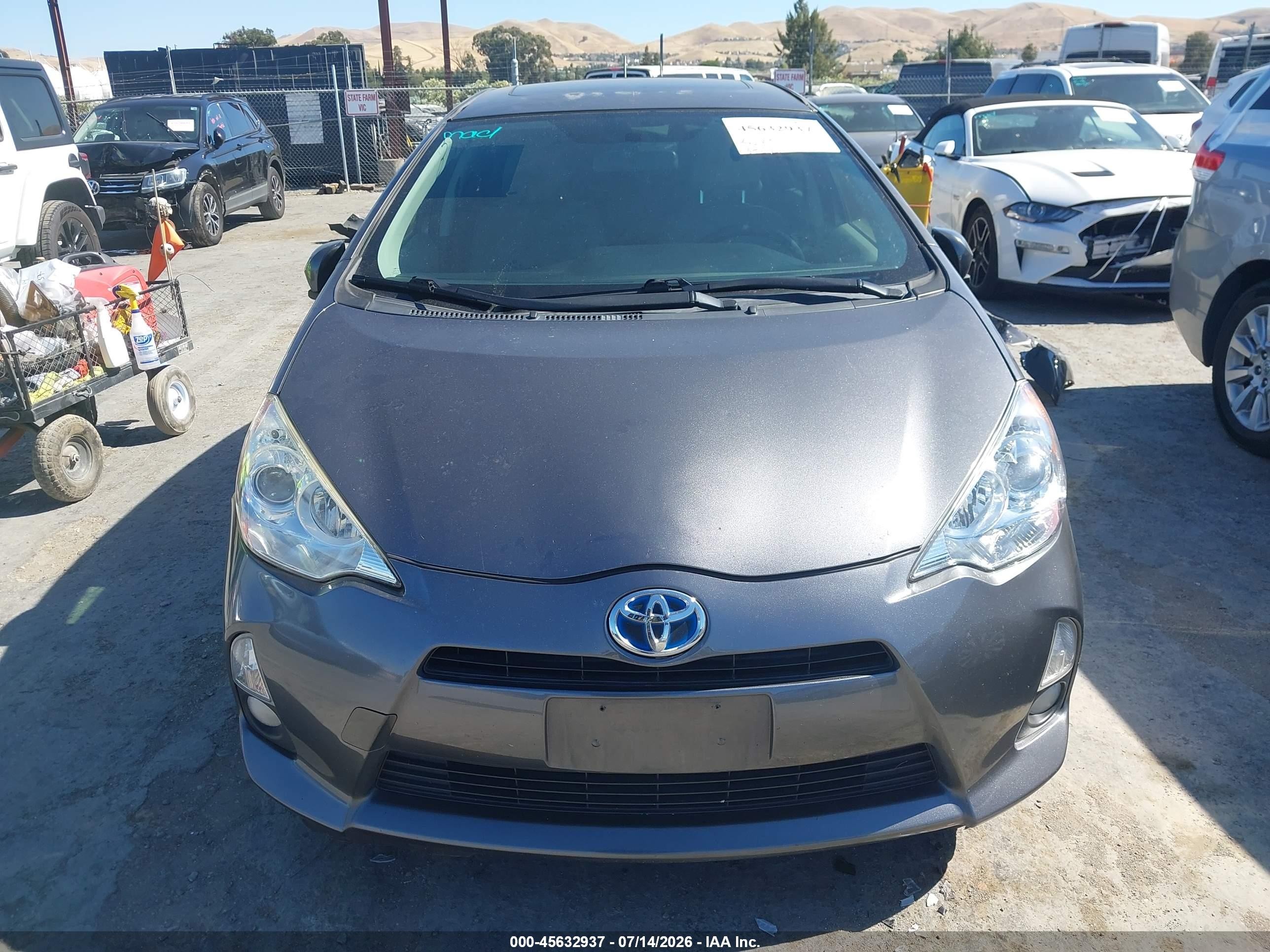 2014 Toyota Prius C Four Gray vin: JTDKDTB34E1073380