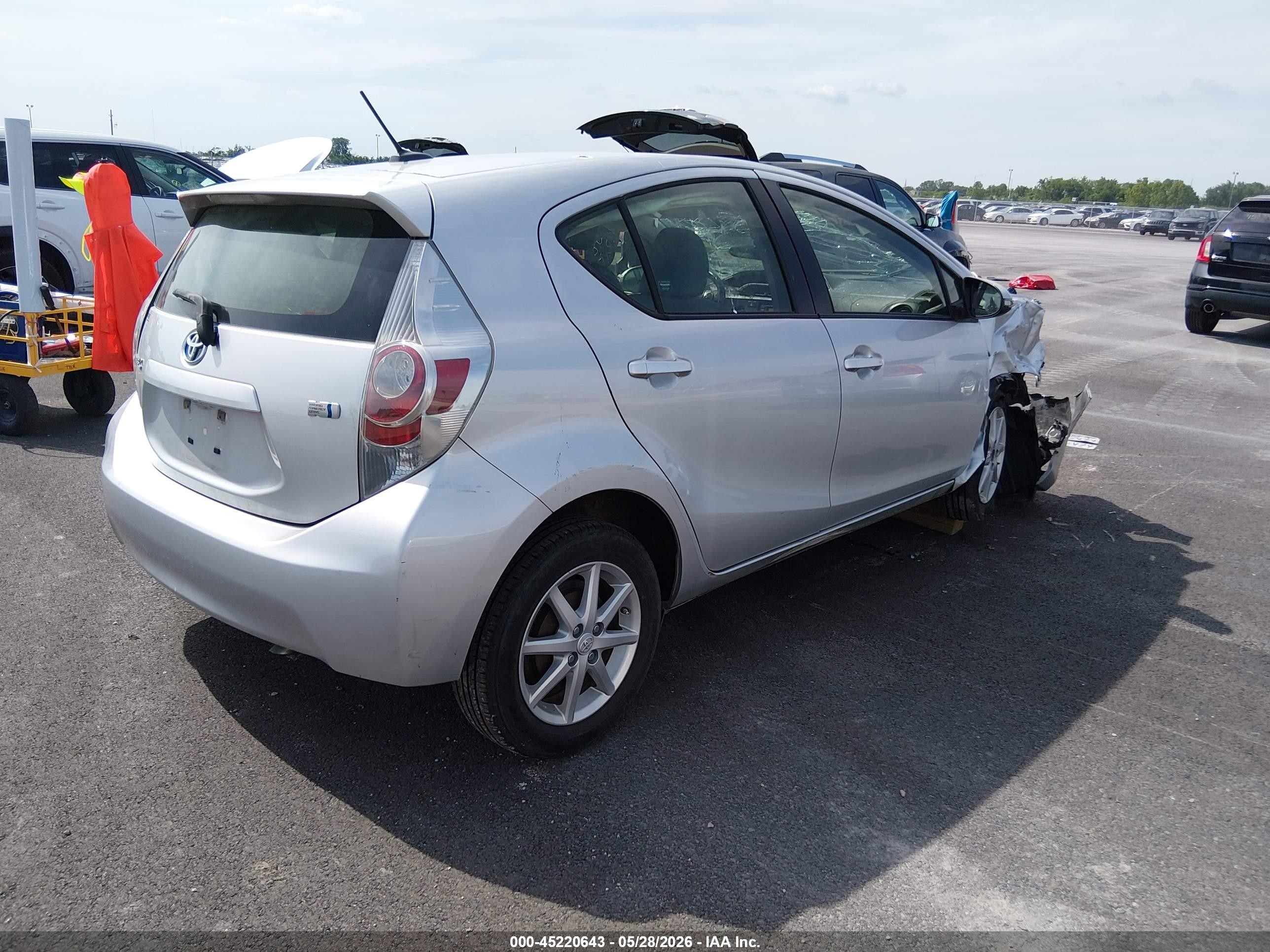 2014 Toyota Prius C Four Silver vin: JTDKDTB34E1081785