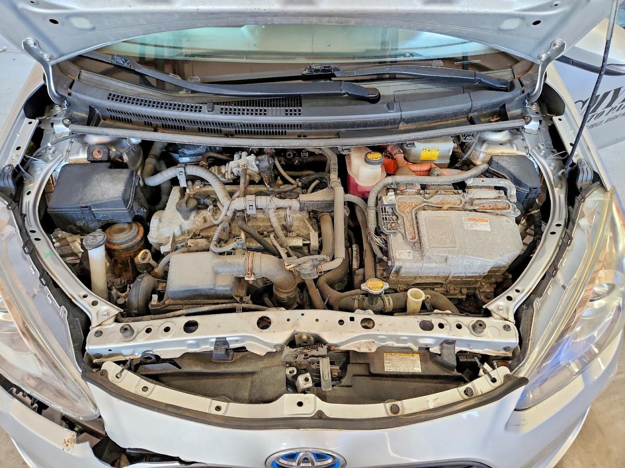 2015 Toyota Prius C One Silver vin: JTDKDTB34F1105357