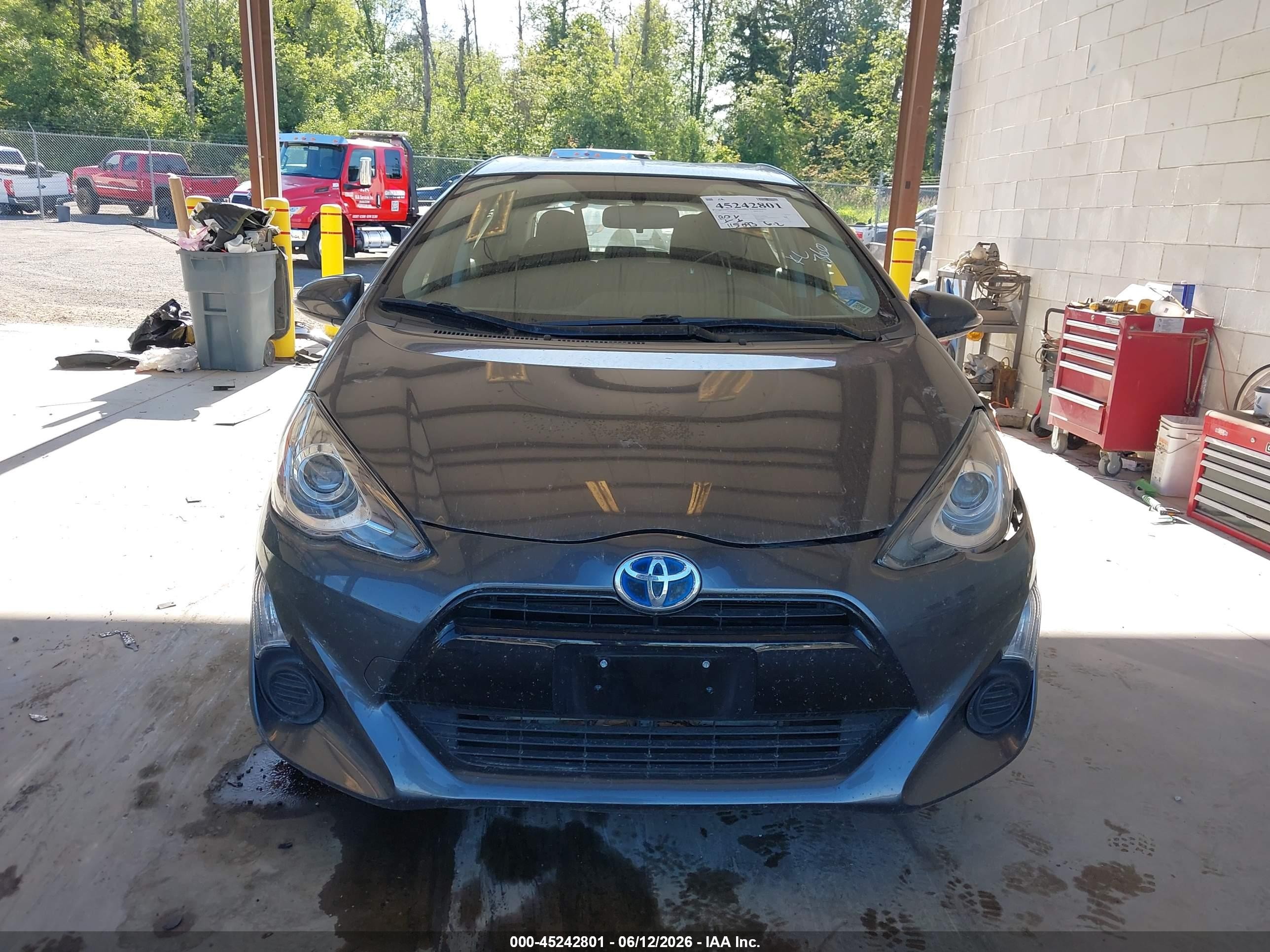 2015 Toyota Prius C Three Gray vin: JTDKDTB34F1105536