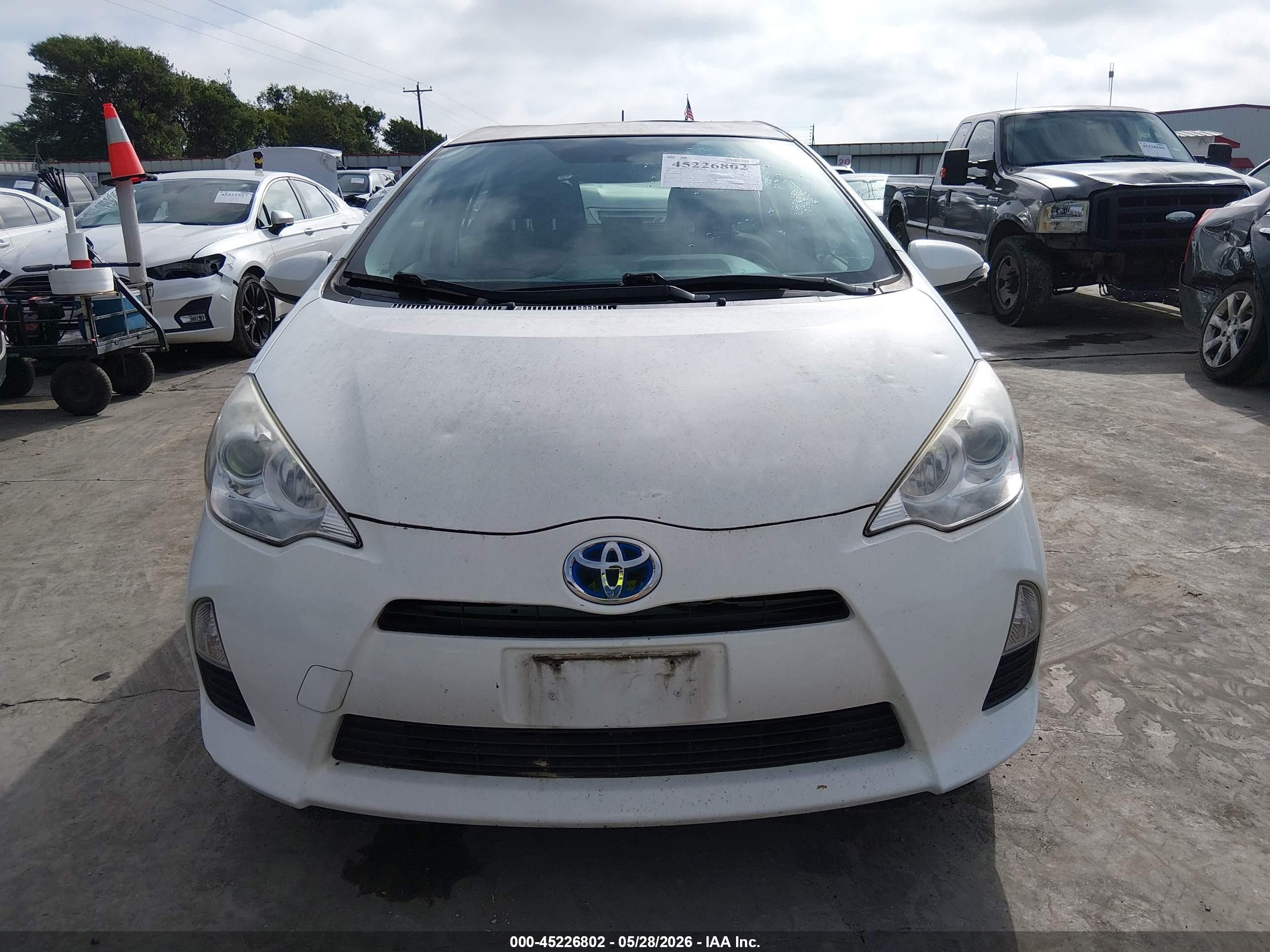 2012 Toyota Prius C Two White vin: JTDKDTB35C1522630