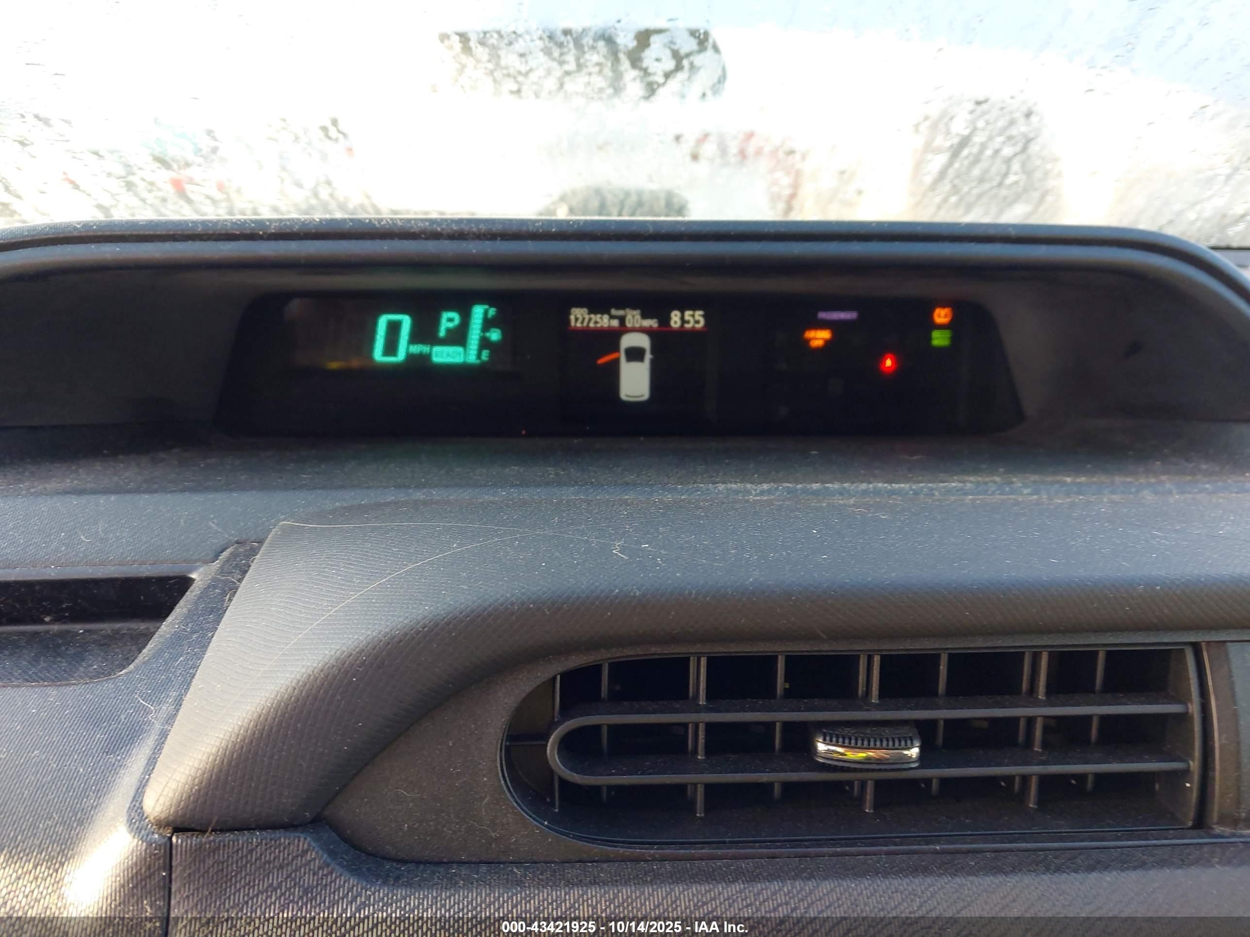 2013 Toyota Prius C Four Серебряный vin: JTDKDTB35D1036319
