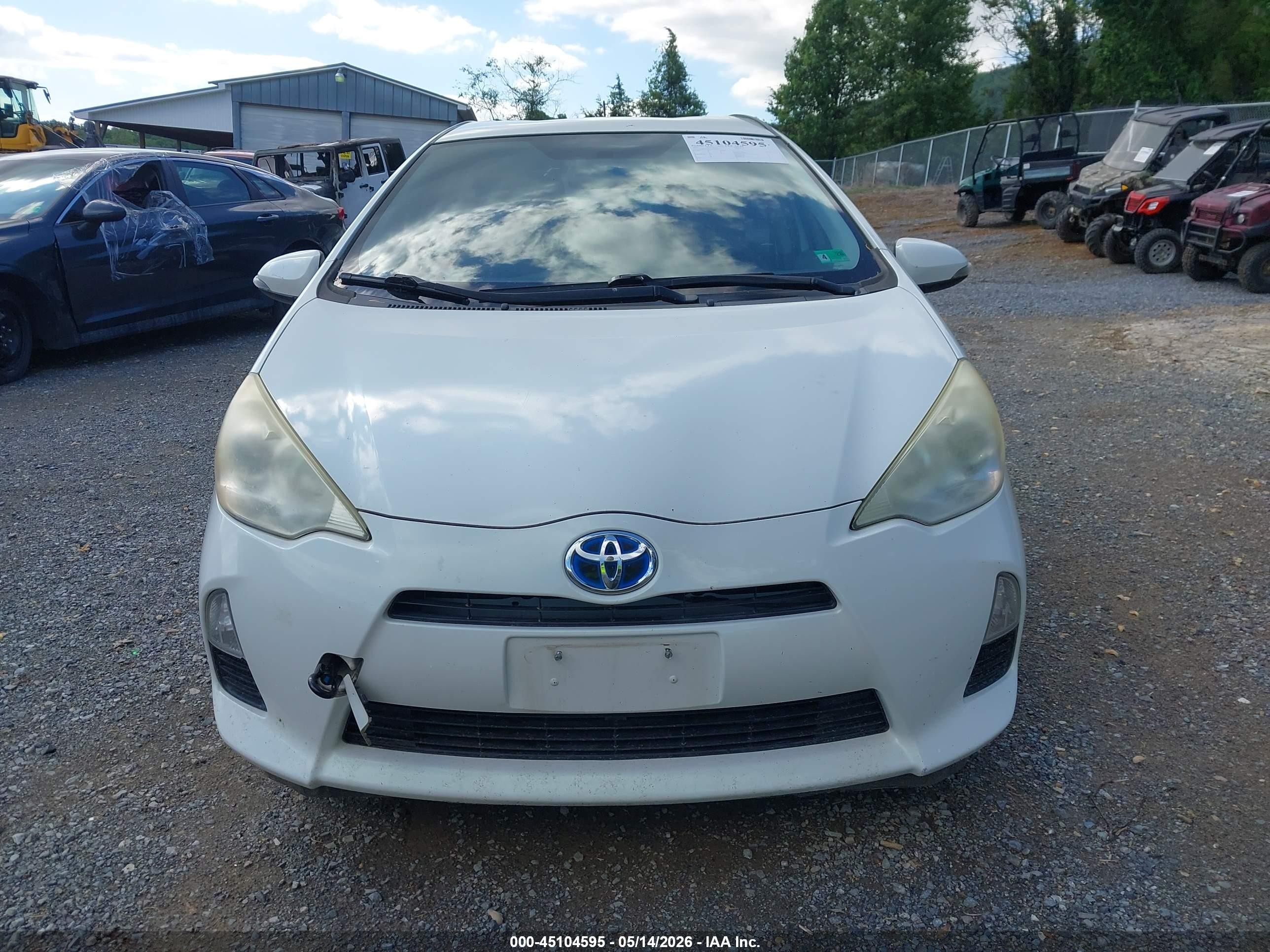 2013 Toyota Prius C Two White vin: JTDKDTB35D1038054