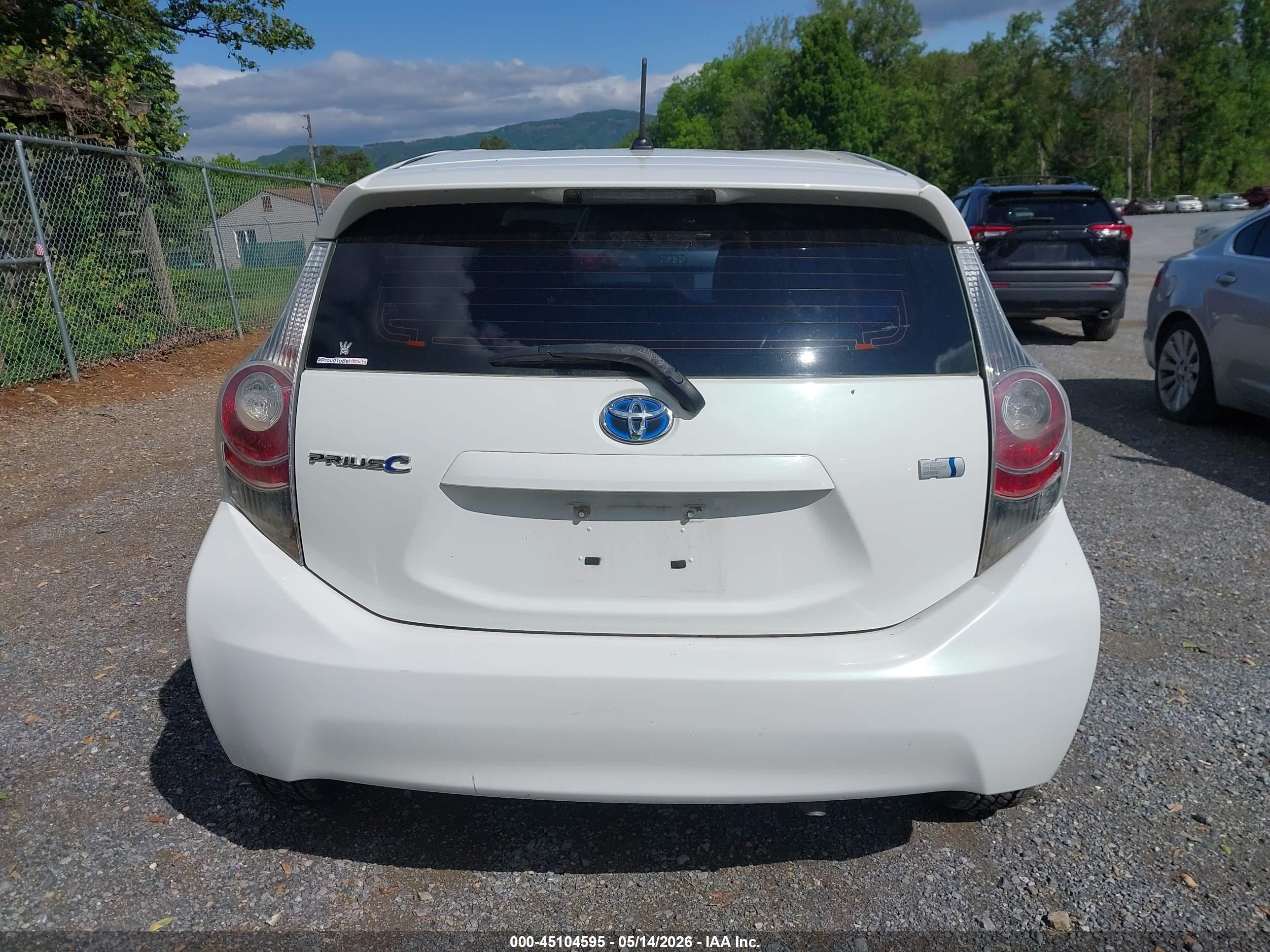 2013 Toyota Prius C Two White vin: JTDKDTB35D1038054