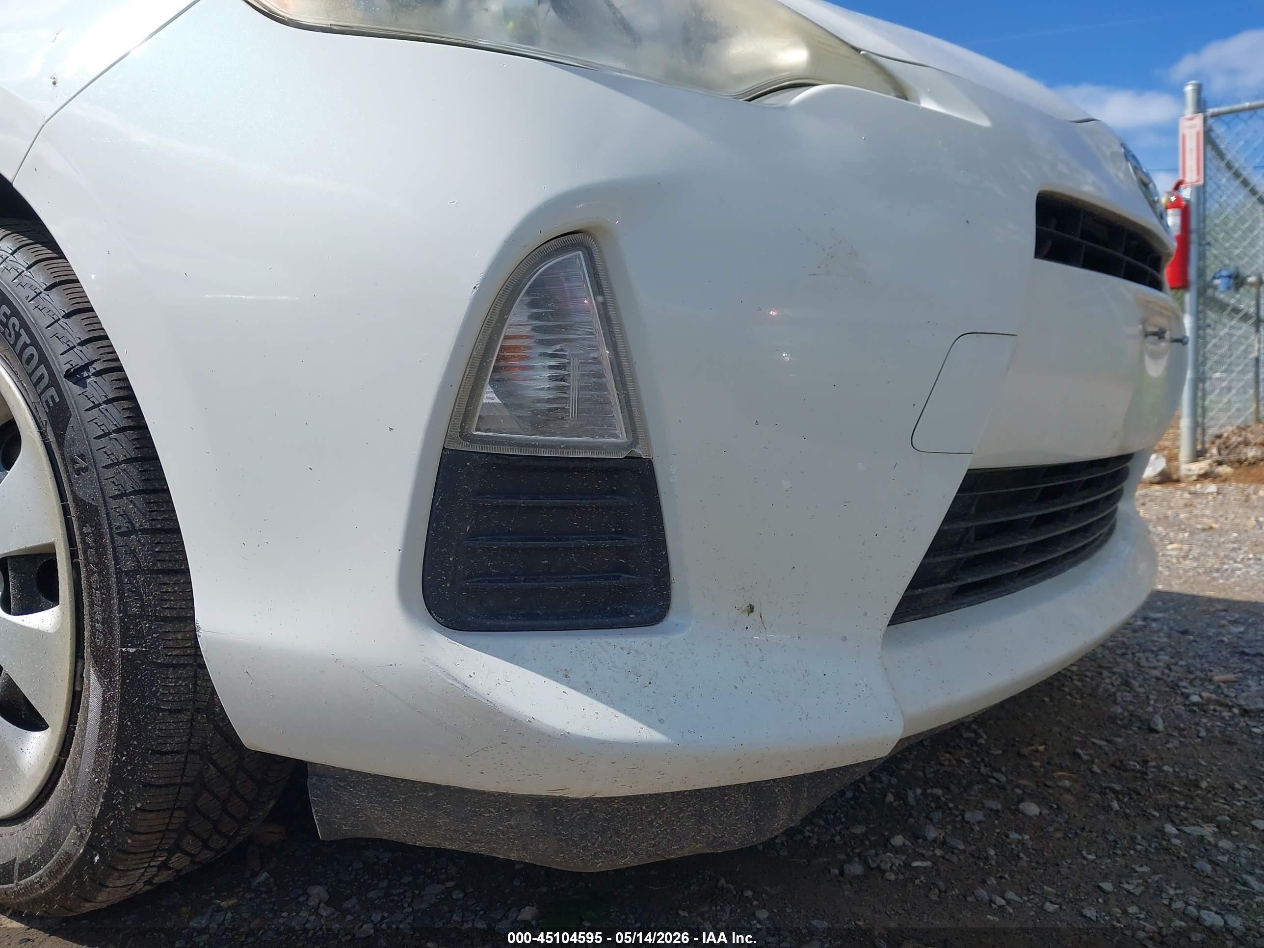 2013 Toyota Prius C Two White vin: JTDKDTB35D1038054