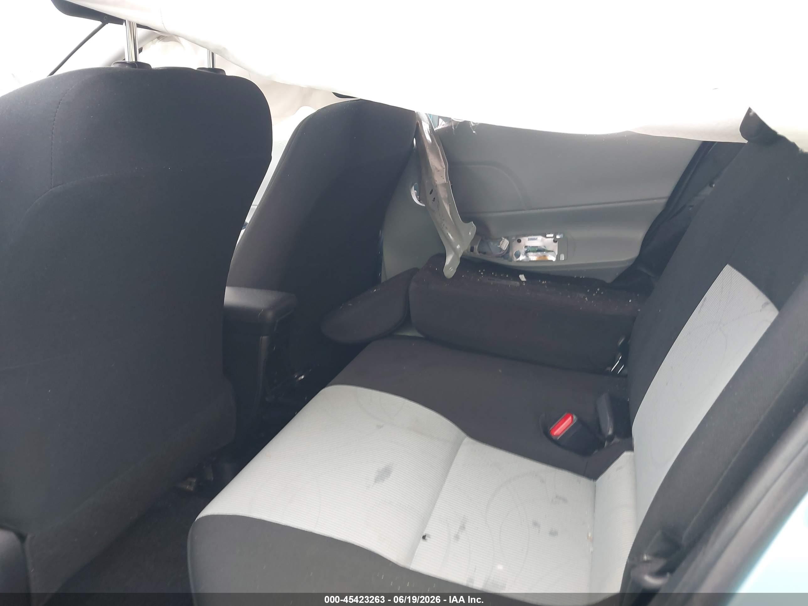 2013 Toyota Prius C Two Синий vin: JTDKDTB35D1044629