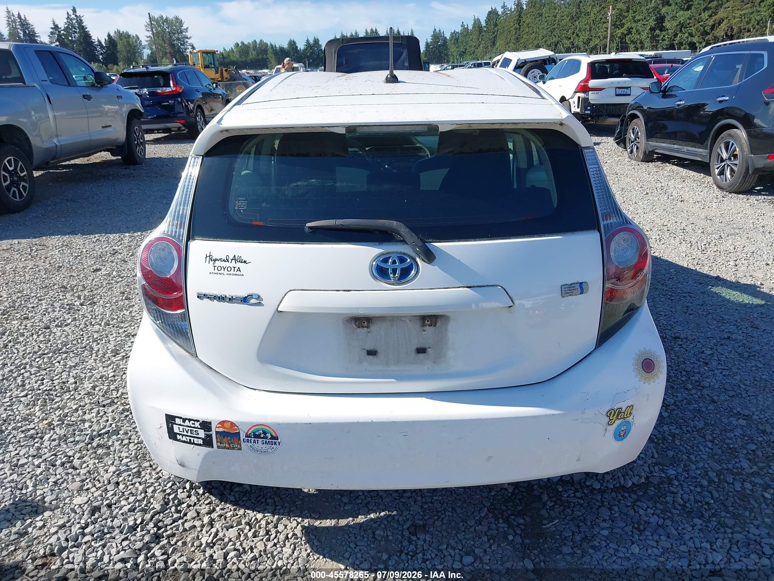 2013 Toyota Prius C One White vin: JTDKDTB35D1539901