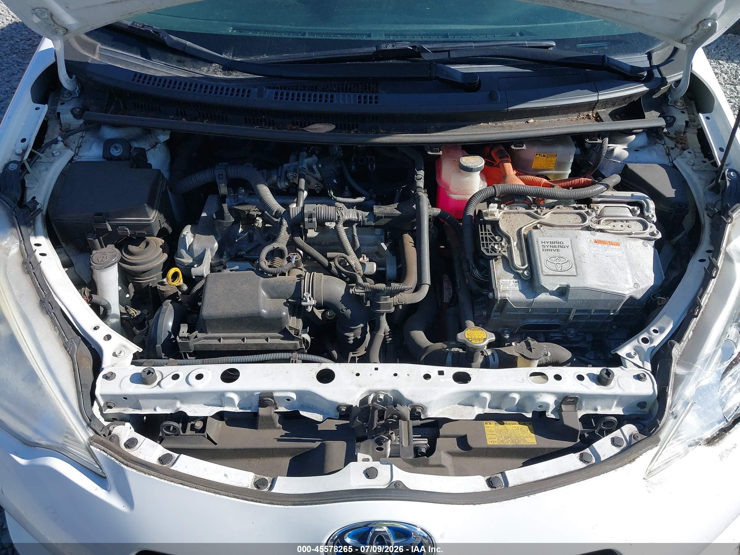 2013 Toyota Prius C One White vin: JTDKDTB35D1539901