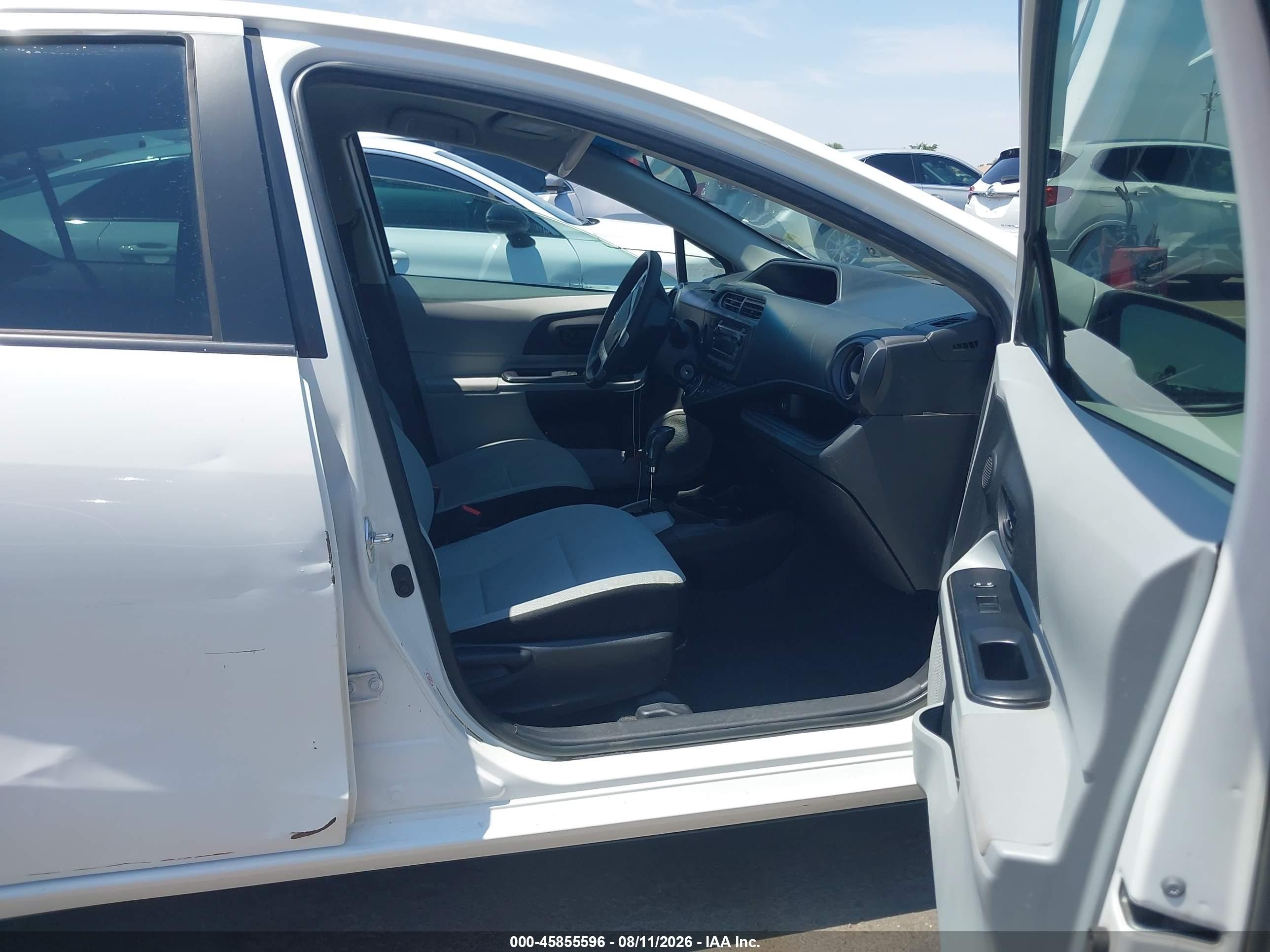 2013 Toyota Prius C One White vin: JTDKDTB35D1555886