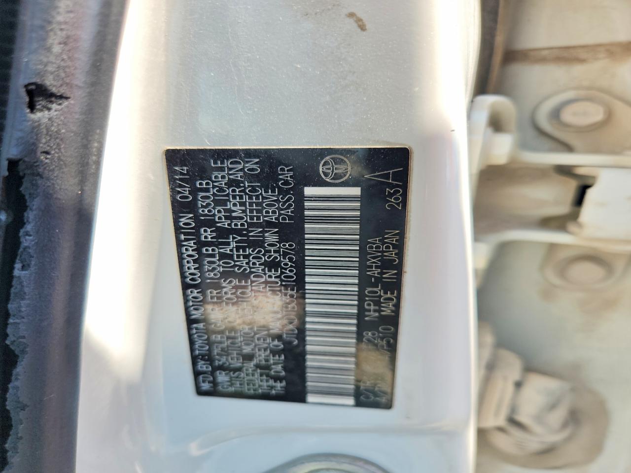 2014 Toyota Prius C Two White vin: JTDKDTB35E1069578