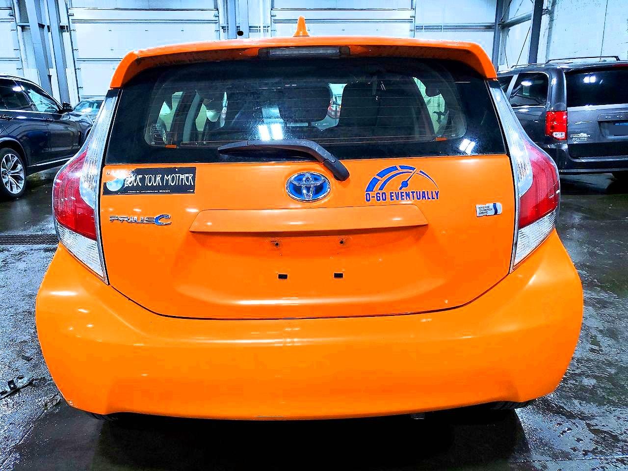 2015 Toyota Prius C One Orange vin: JTDKDTB35F1086253