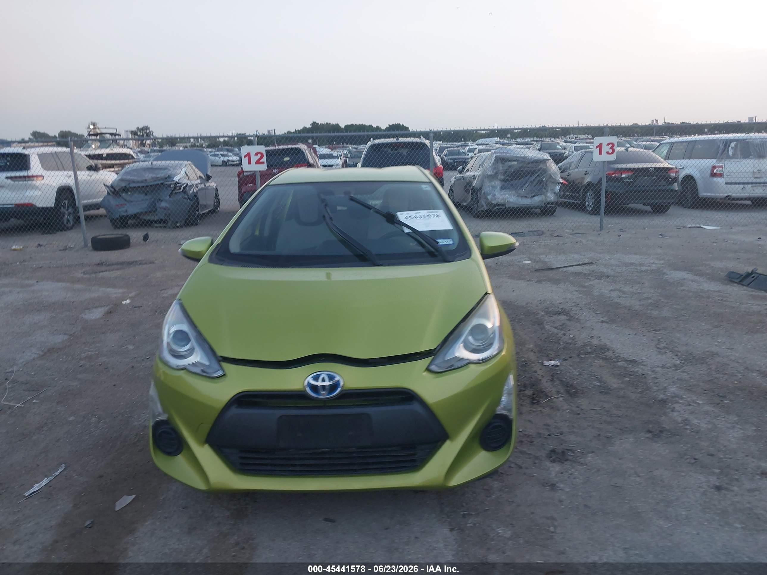 2015 Toyota Prius C One Зеленый vin: JTDKDTB35F1096913