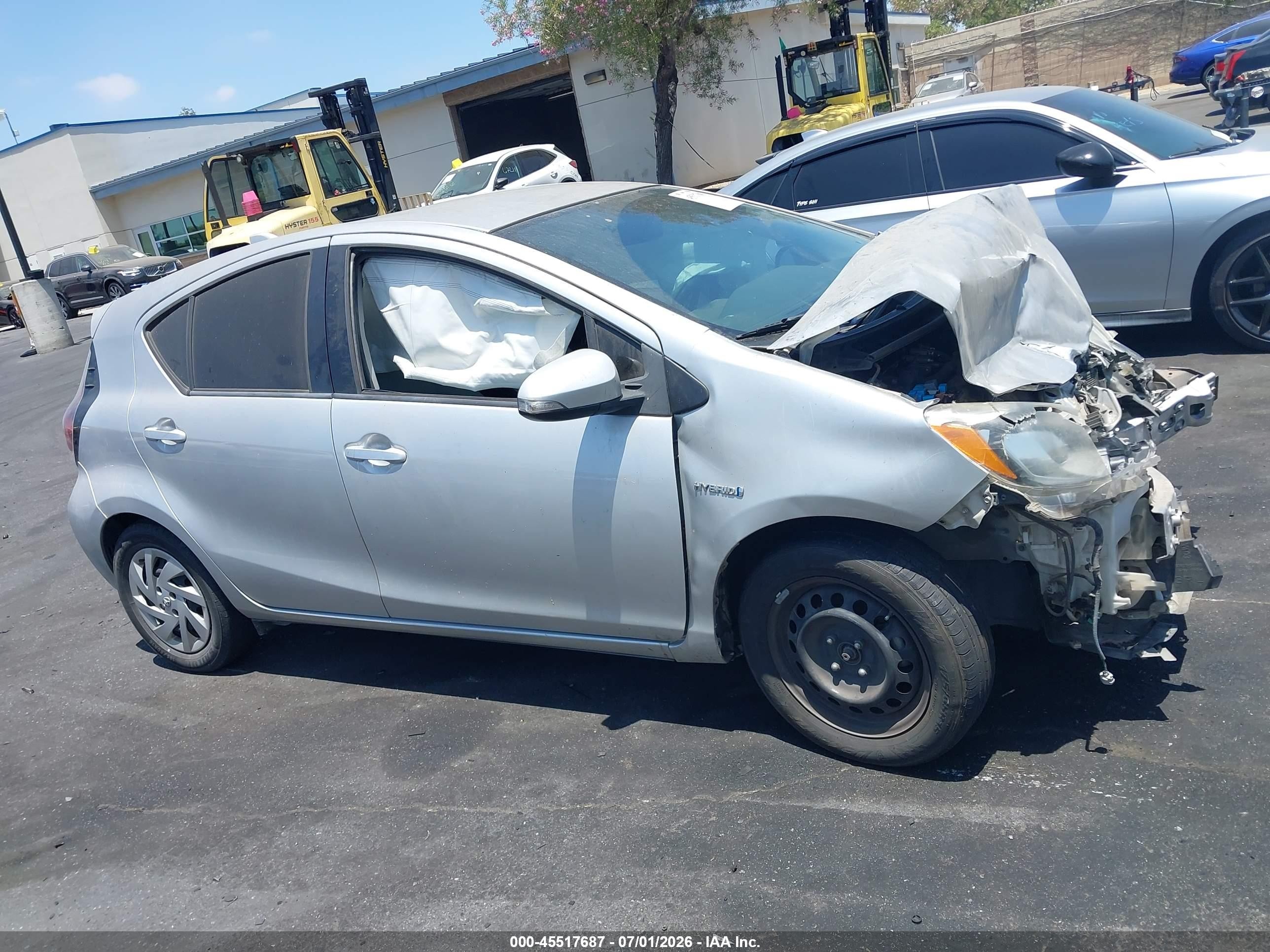 2015 Toyota Prius C One Silver vin: JTDKDTB35F1105383