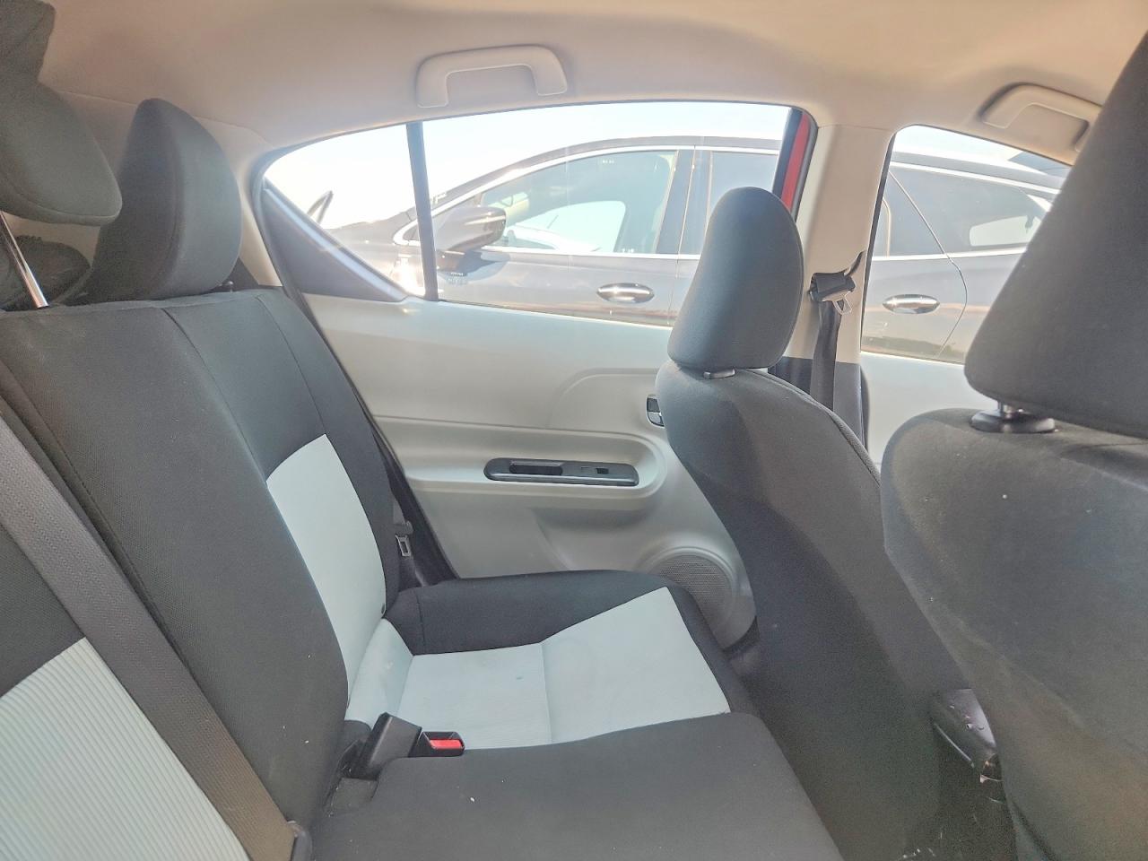 2013 Toyota Prius C Two Orange vin: JTDKDTB36D1039570
