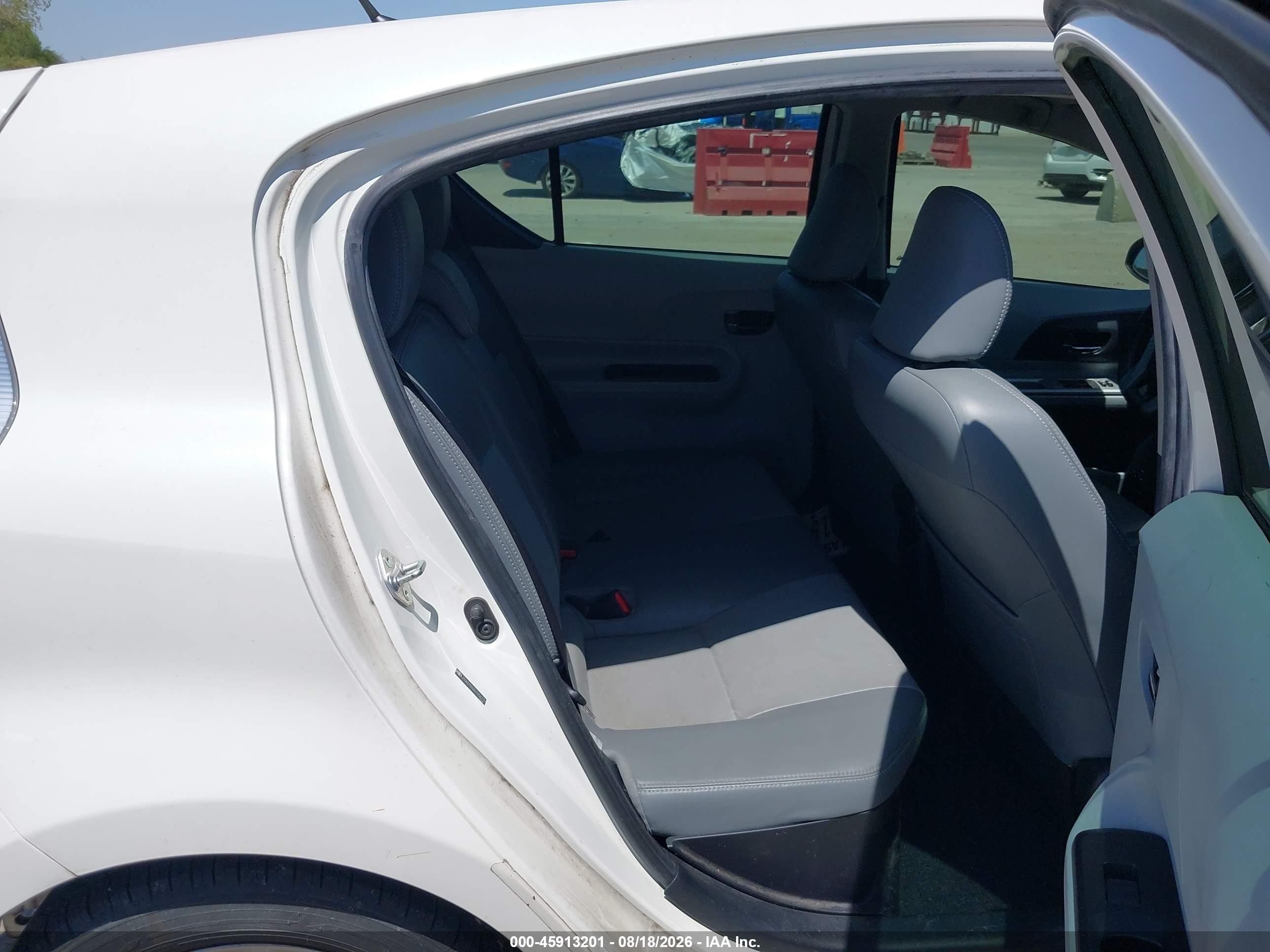 2013 Toyota Prius C Four White vin: JTDKDTB36D1056739